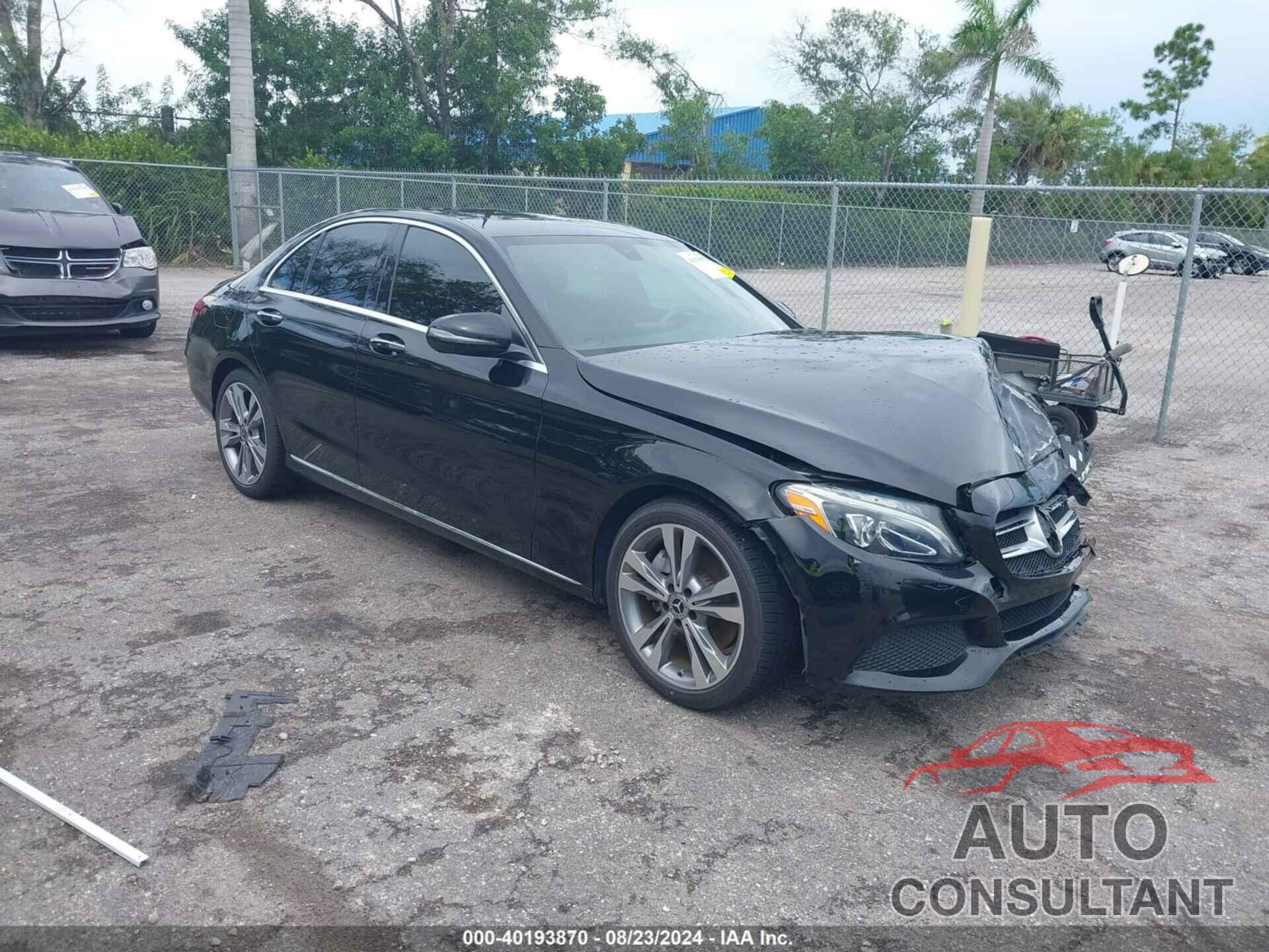 MERCEDES-BENZ C 300 2018 - 55SWF4JB3JU280191