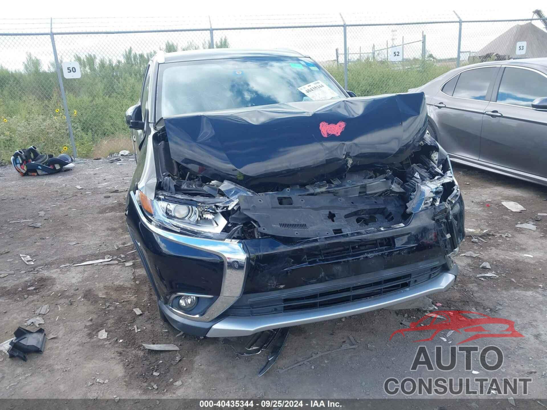 MITSUBISHI OUTLANDER 2018 - JA4AD3A39JJ000586