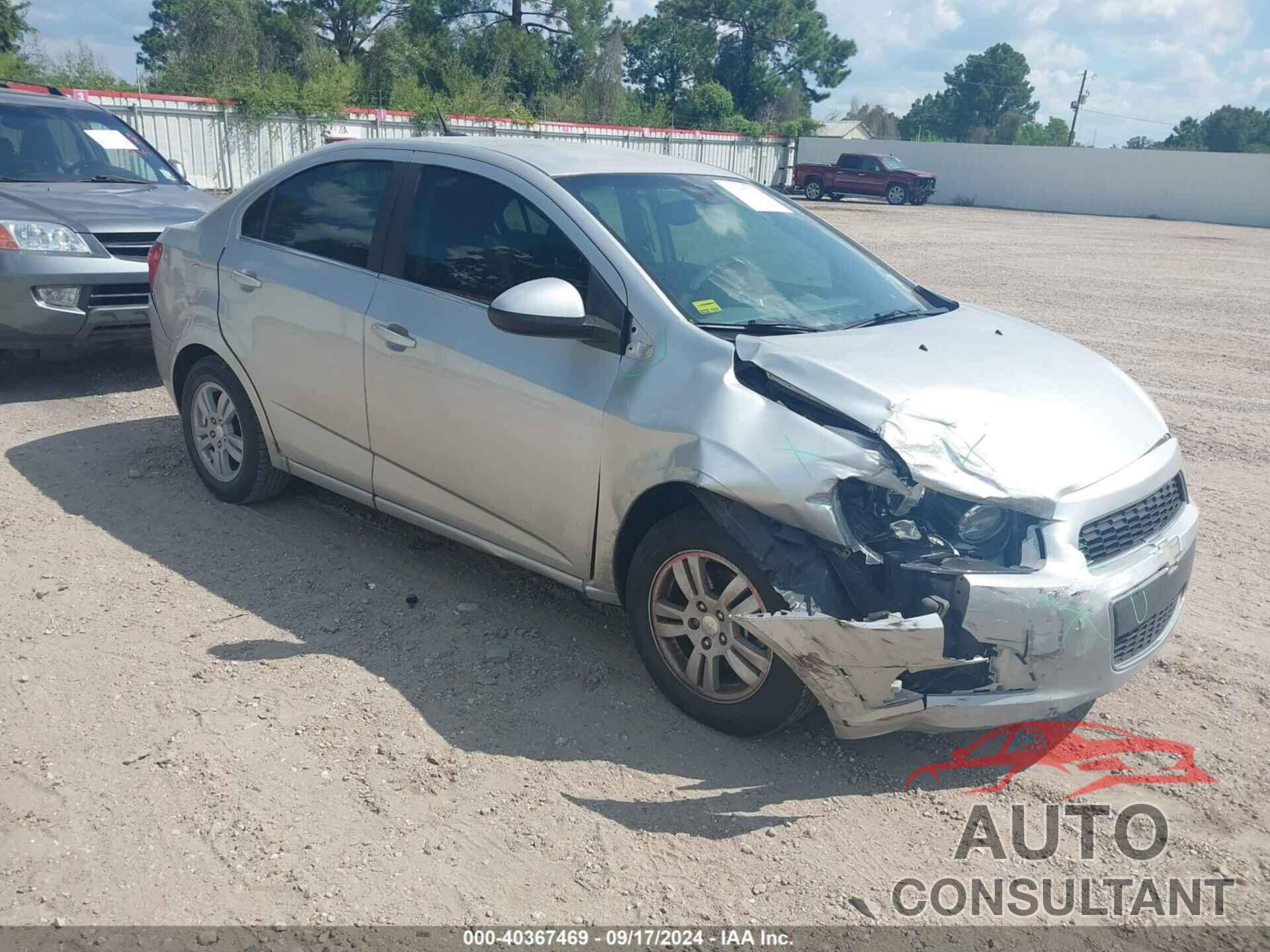 CHEVROLET SONIC 2014 - 1G1JC5SH3E4102655