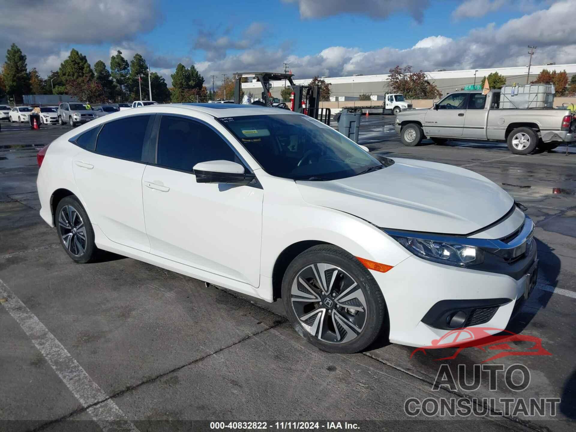 HONDA CIVIC 2018 - JHMFC1F82JX028734