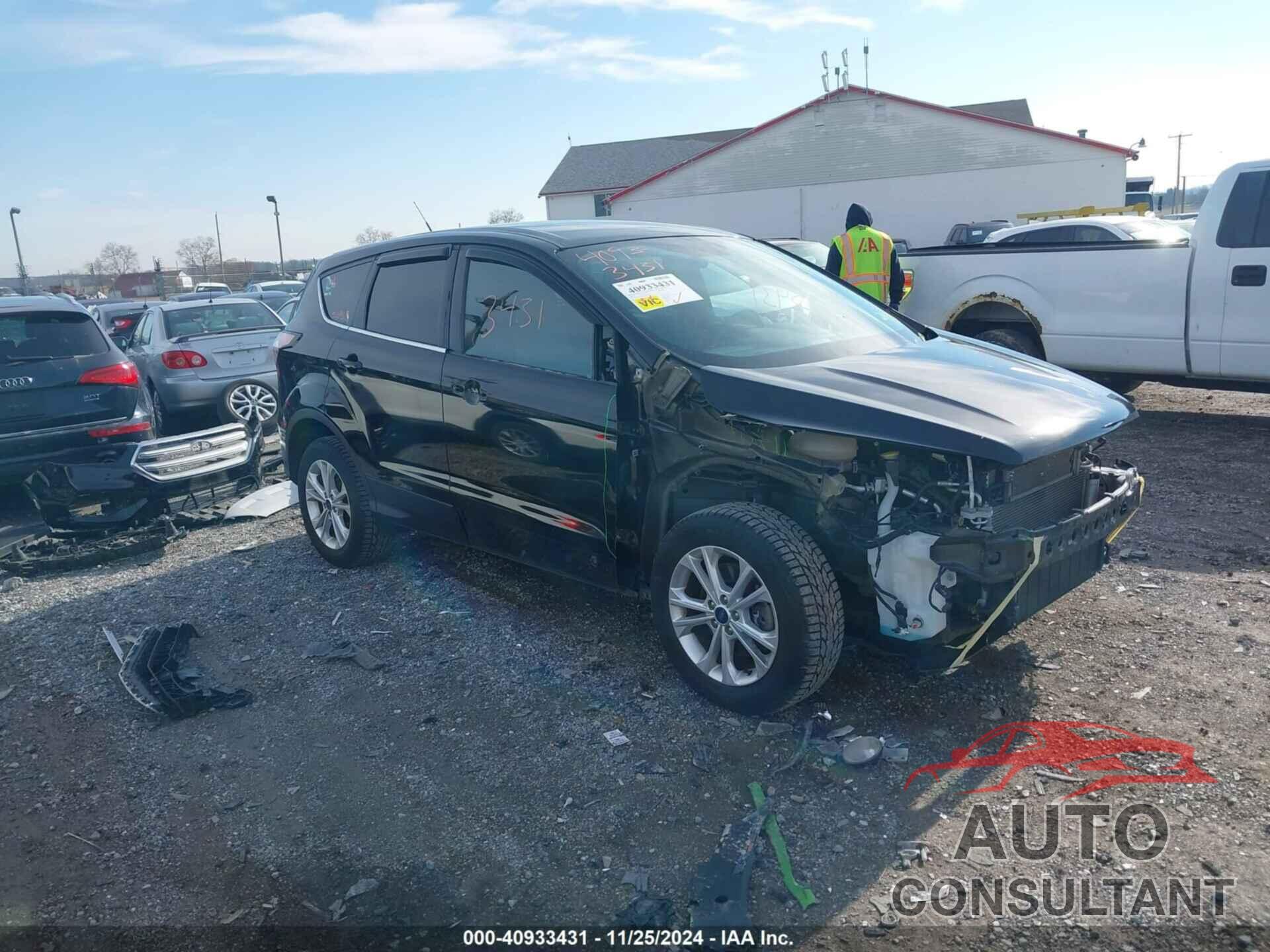 FORD ESCAPE 2017 - 1FMCU9GD9HUB64538