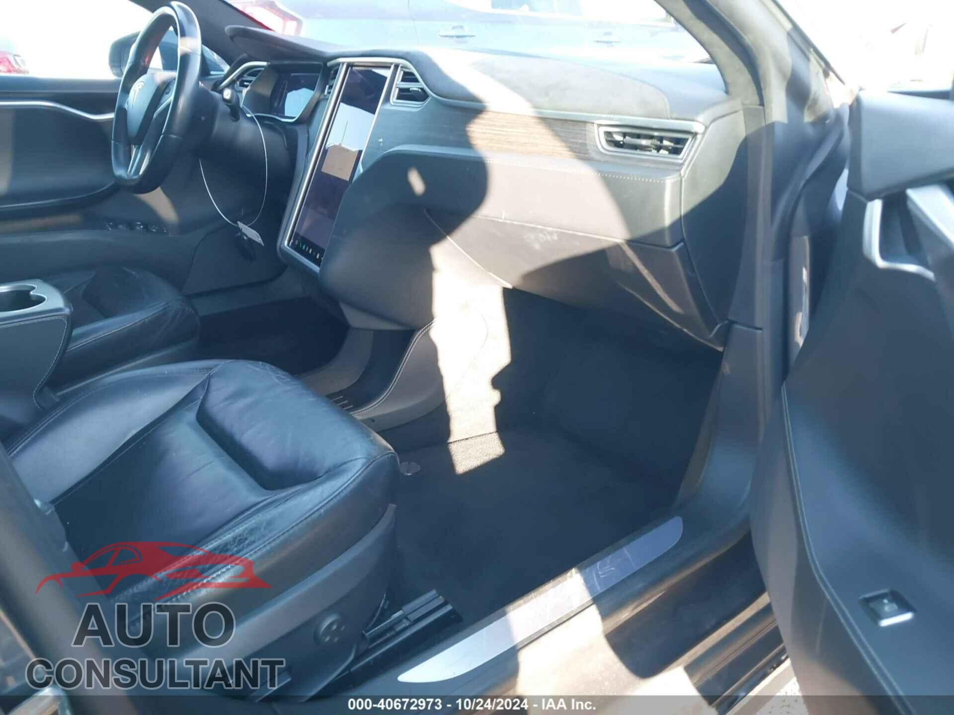 TESLA MODEL S 2015 - 5YJSA1E28FF110066