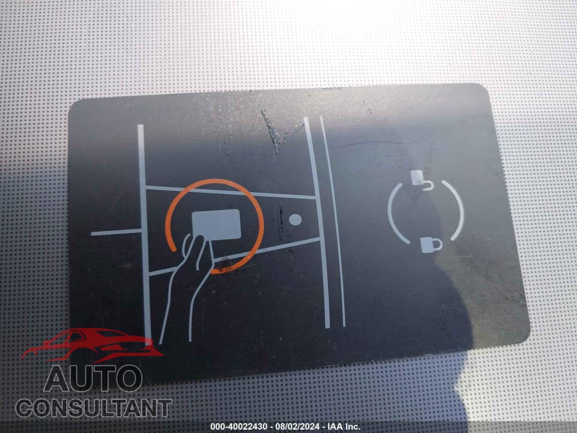 TESLA MODEL 3 2024 - 5YJ3E1EB9RF768752