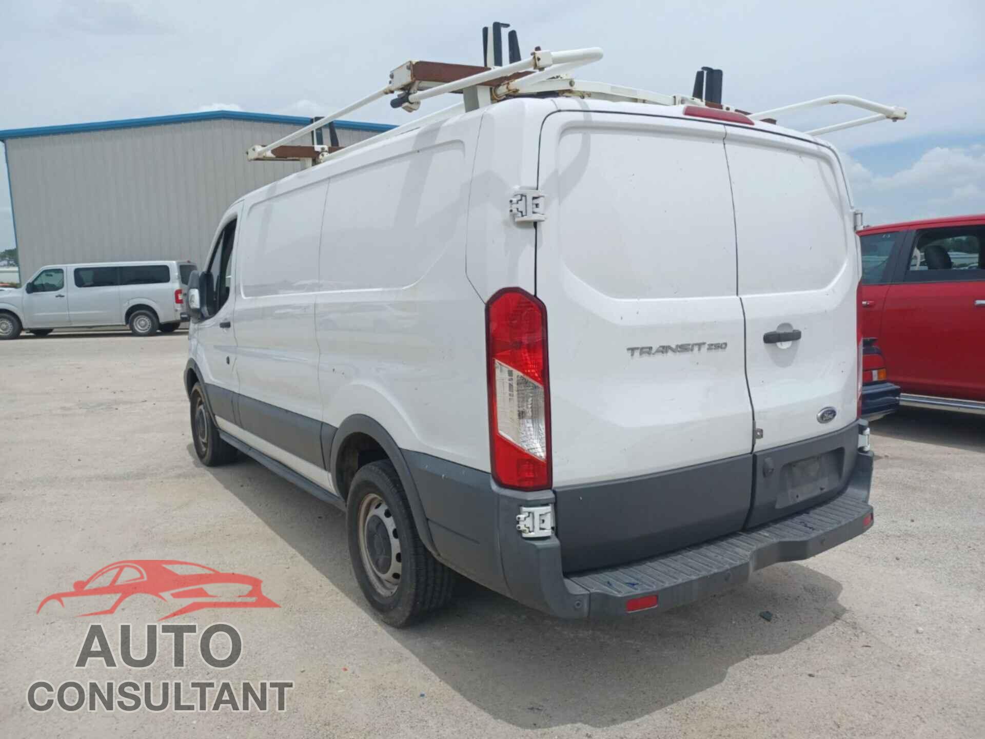FORD TRANSIT 2017 - 1FTYR1YM4HKB49582