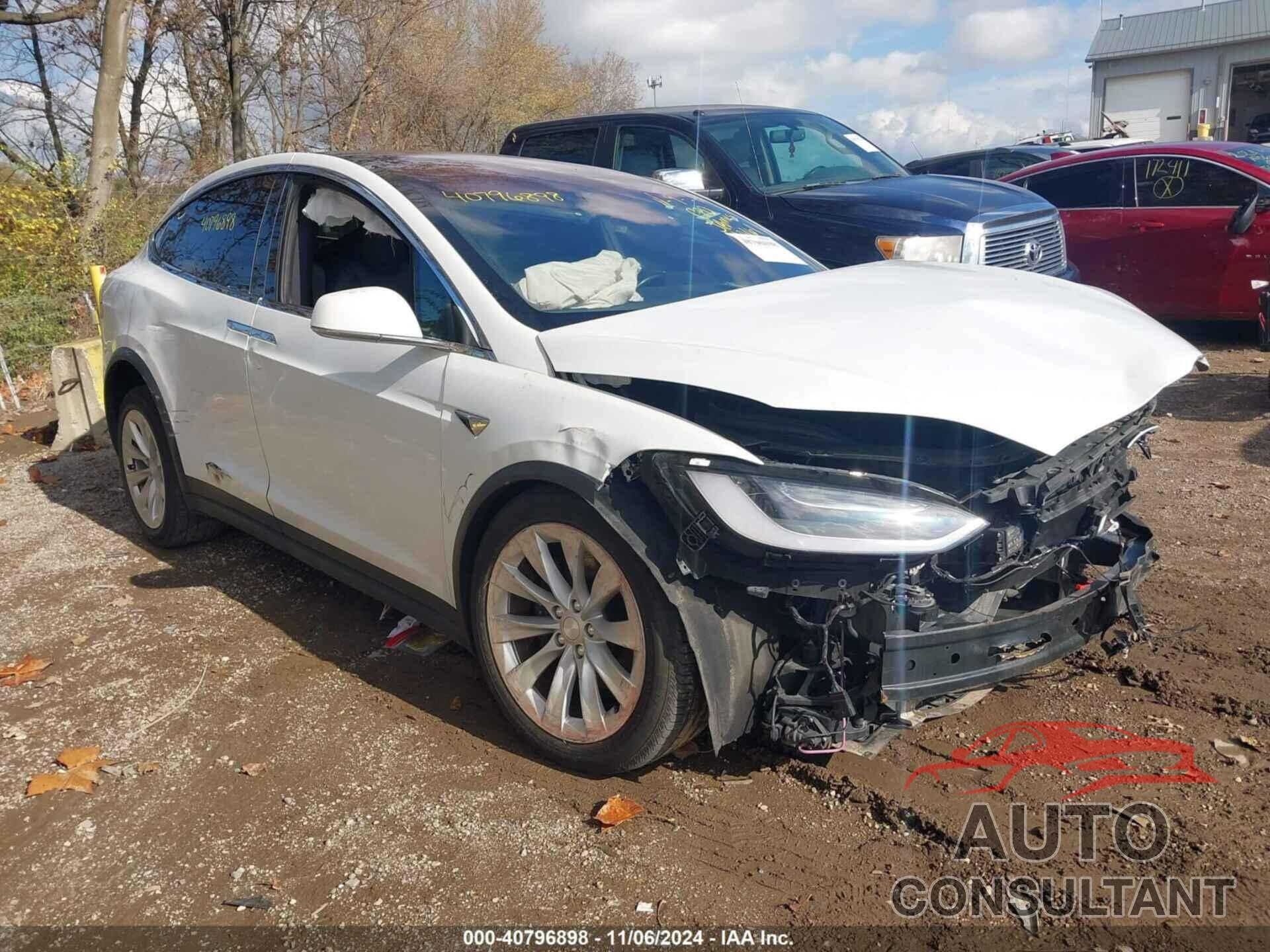 TESLA MODEL X 2020 - 5YJXCAE25LF300161