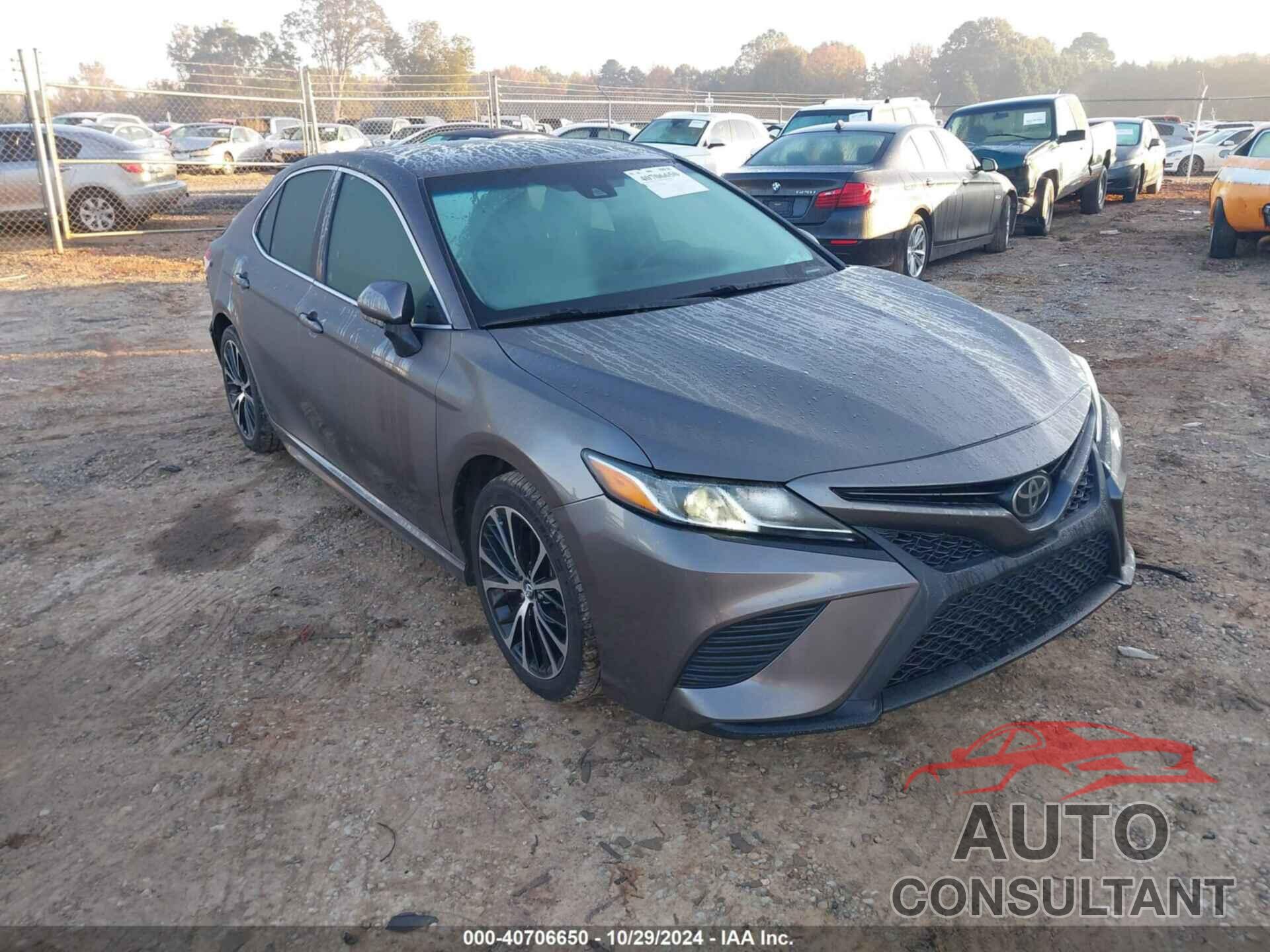 TOYOTA CAMRY 2018 - 4T1B11HK1JU068282