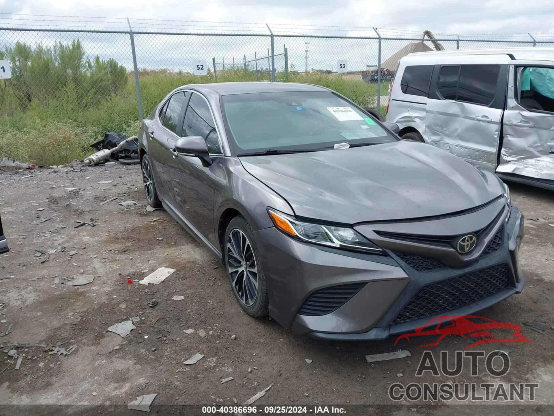 TOYOTA CAMRY 2018 - 4T1B11HK9JU147344