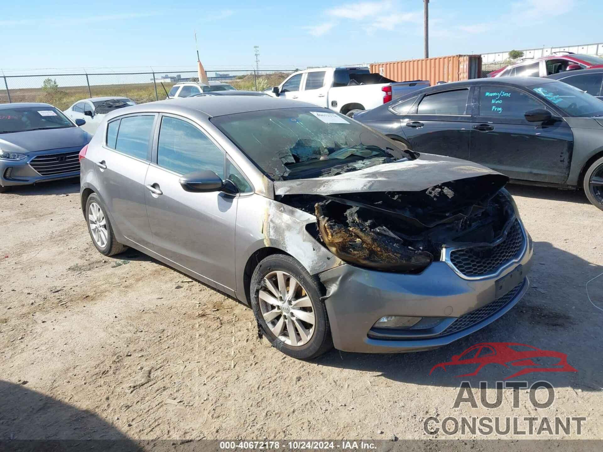 KIA FORTE 2015 - KNAFX5A88F5371617