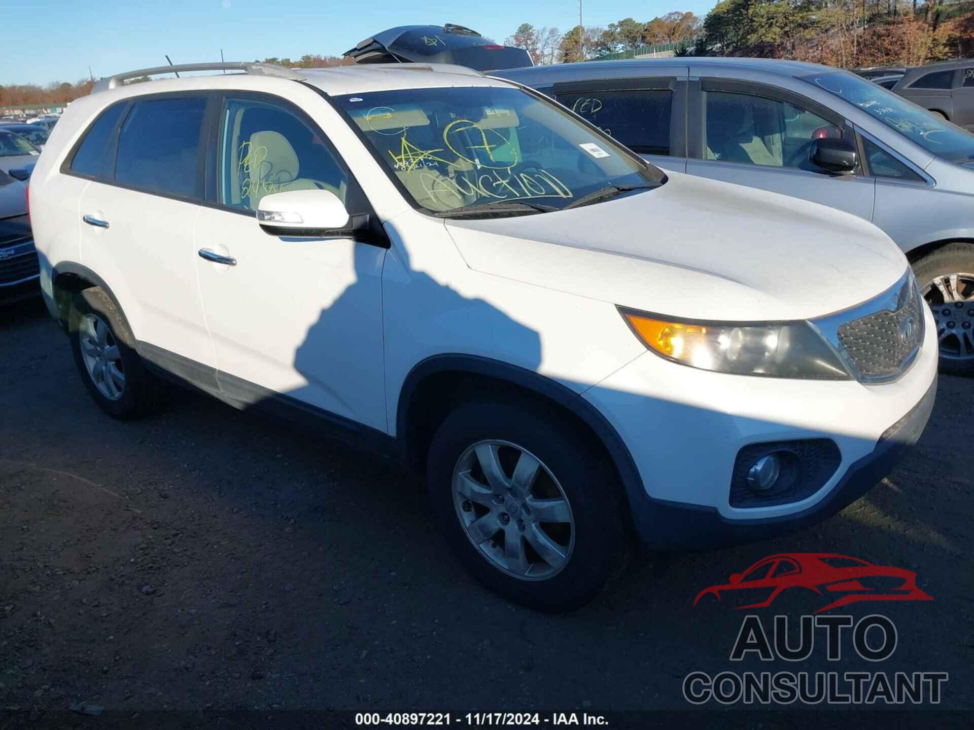 KIA SORENTO 2011 - 5XYKT3A19BG137833