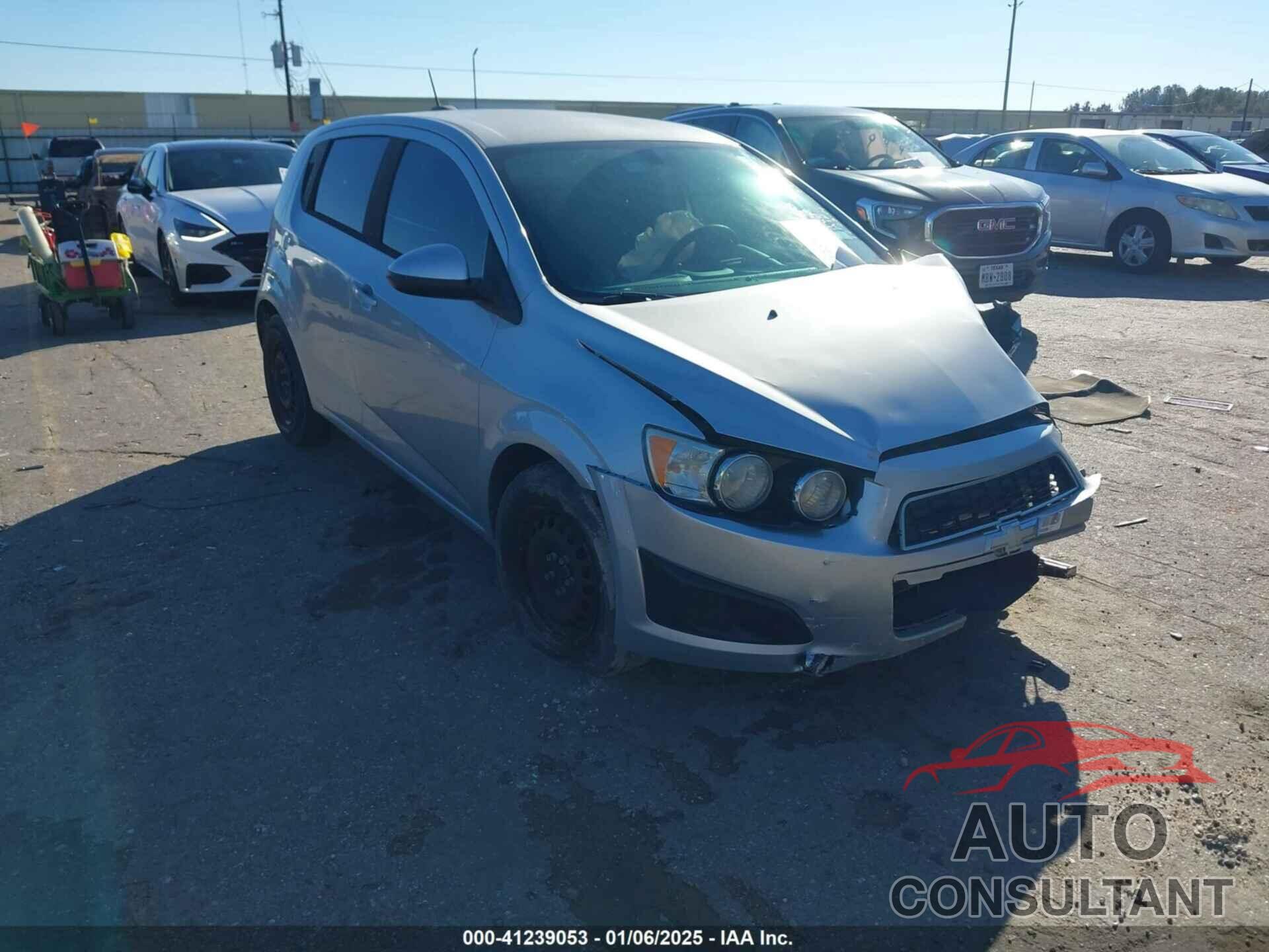 CHEVROLET SONIC 2015 - 1G1JA6SH1F4156792