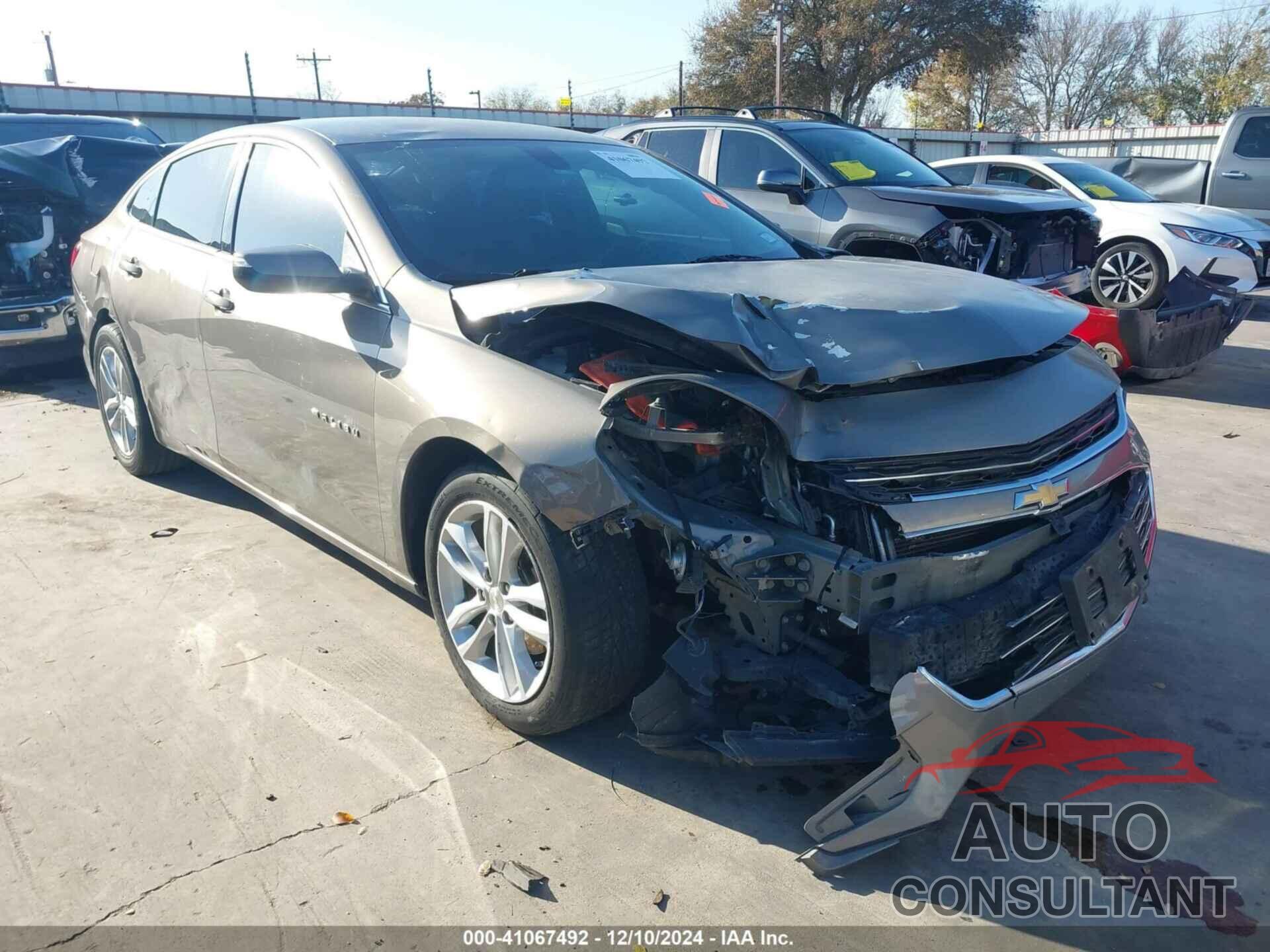 CHEVROLET MALIBU 2018 - 1G1ZD5ST8JF125500