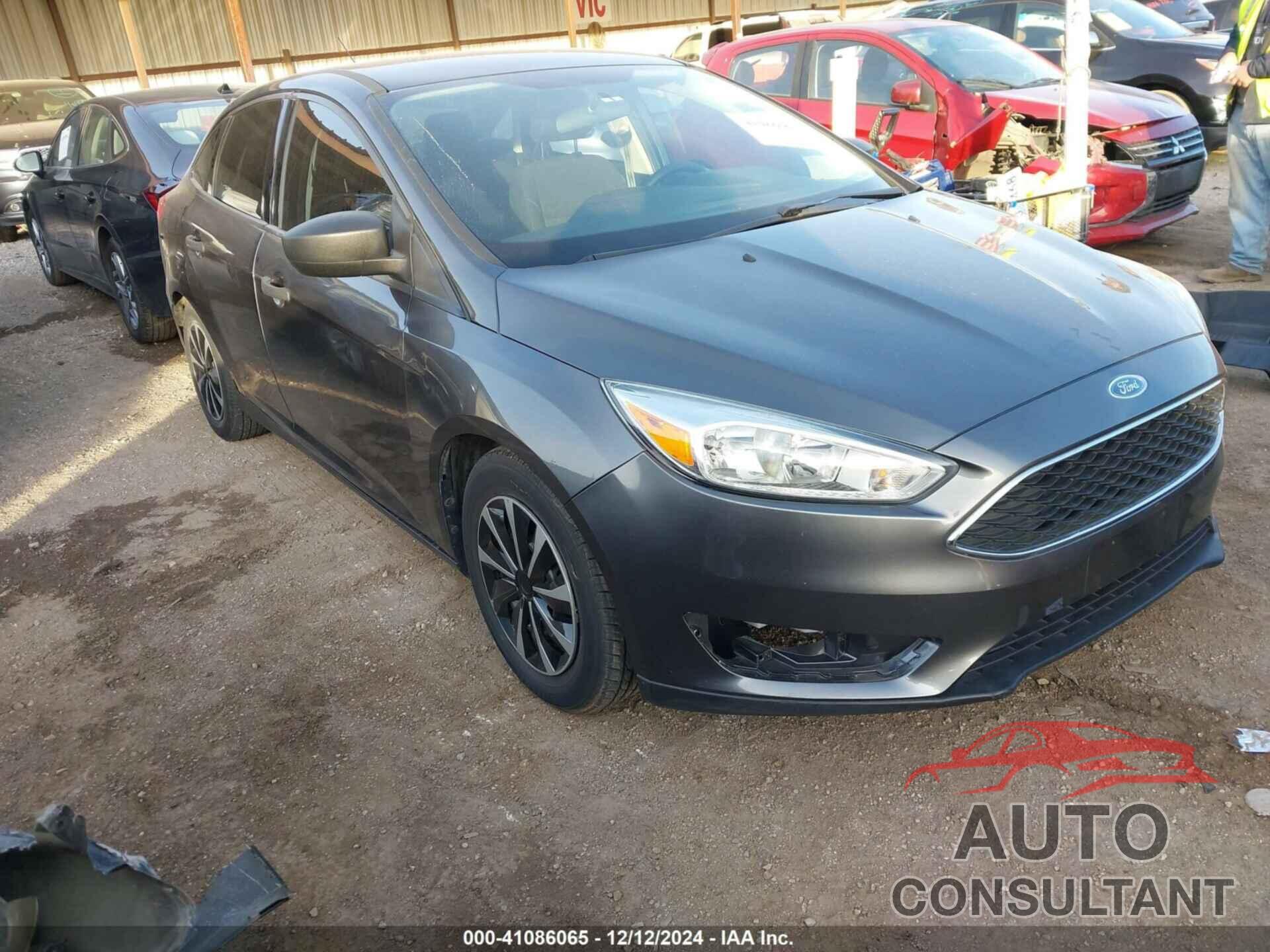 FORD FOCUS 2018 - 1FADP3E23JL302977