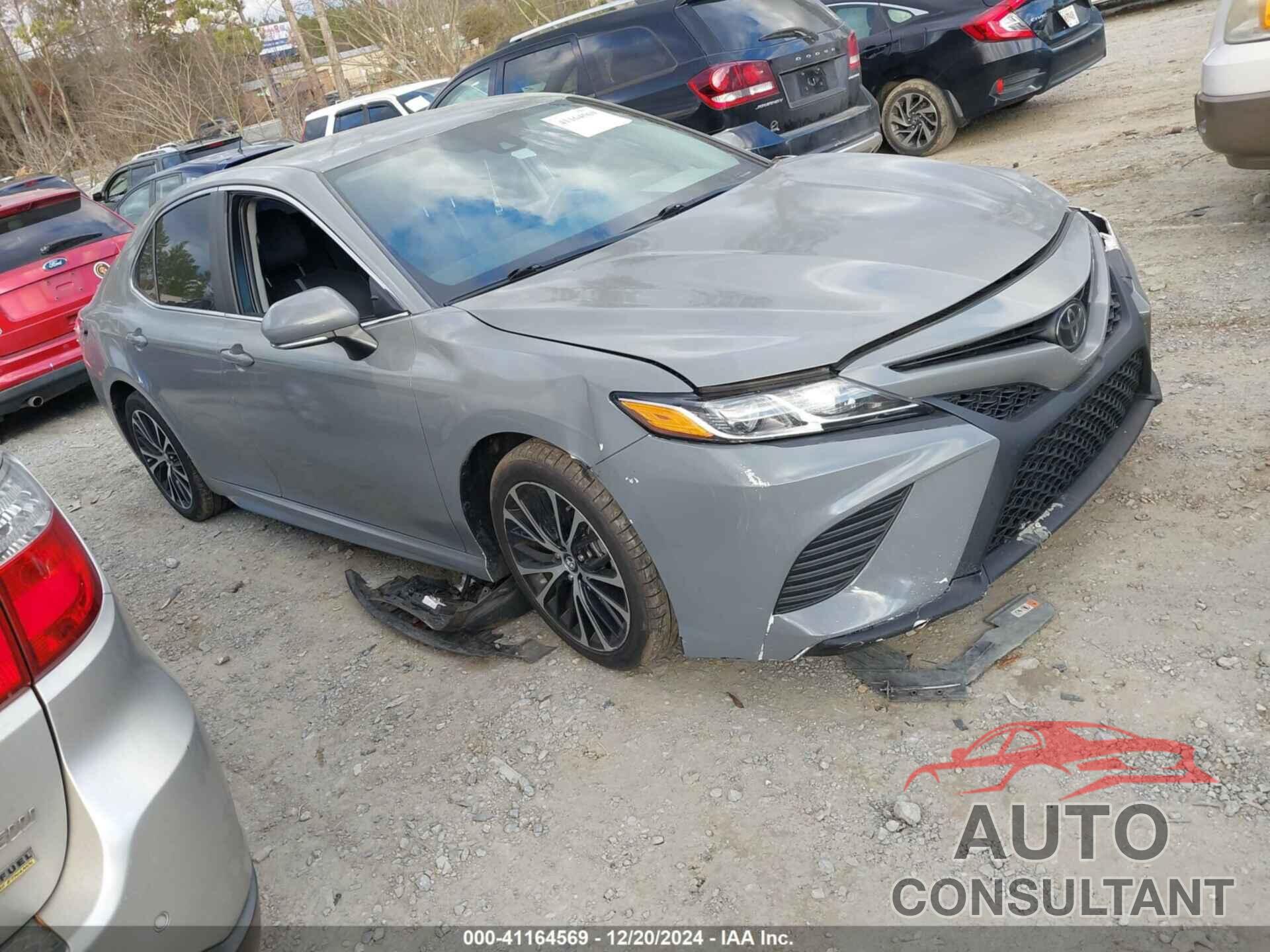 TOYOTA CAMRY 2018 - 4T1B11HK7JU124886