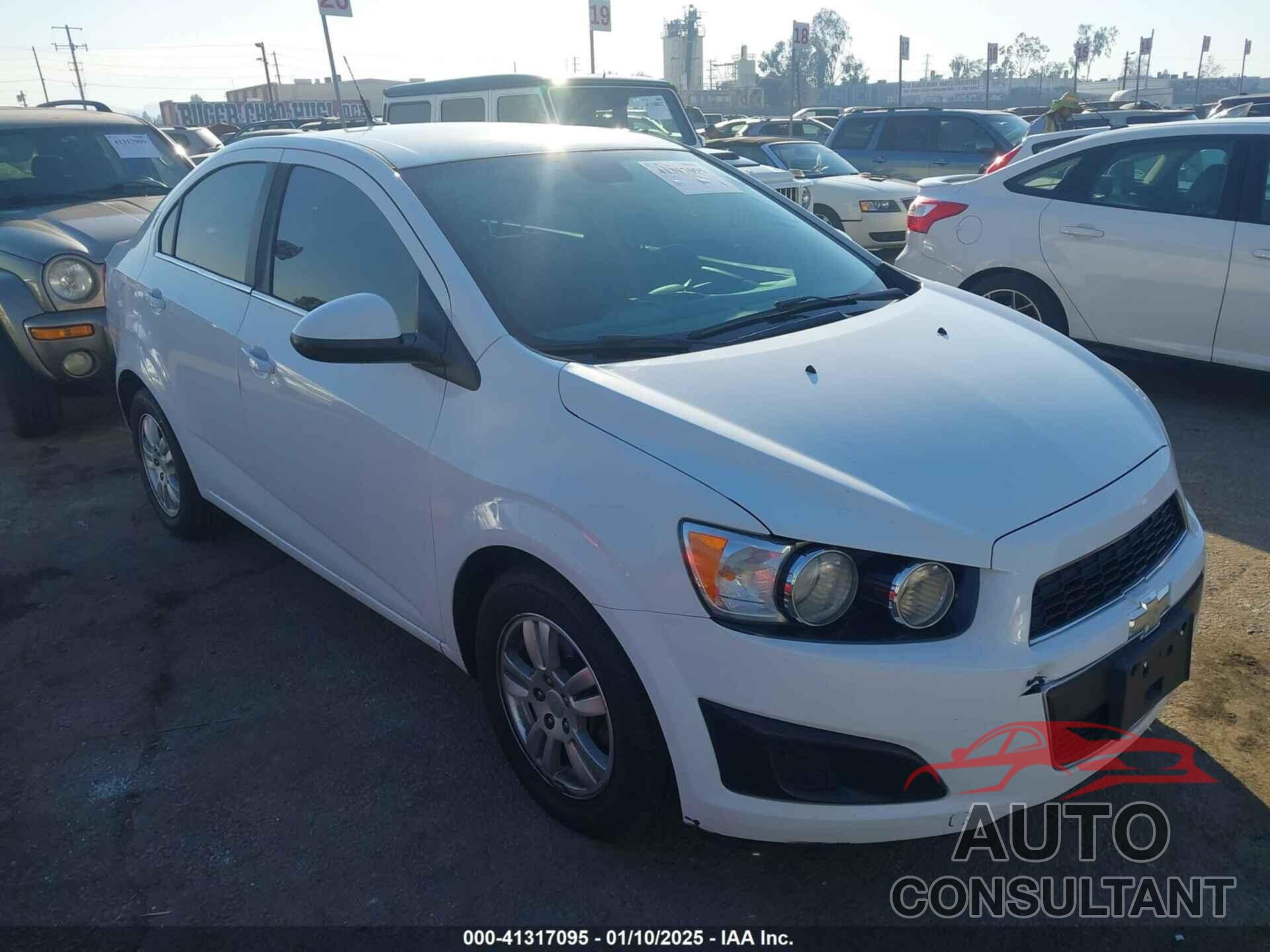 CHEVROLET SONIC 2013 - 1G1JC5SH9D4142477