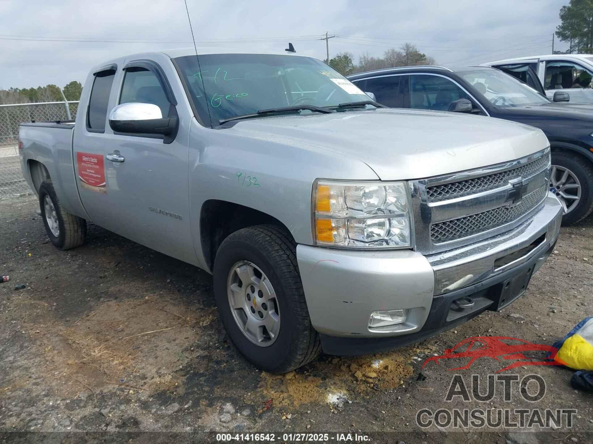 CHEVROLET SILVERADO 1500 2010 - 1GCSKSE36AZ117774
