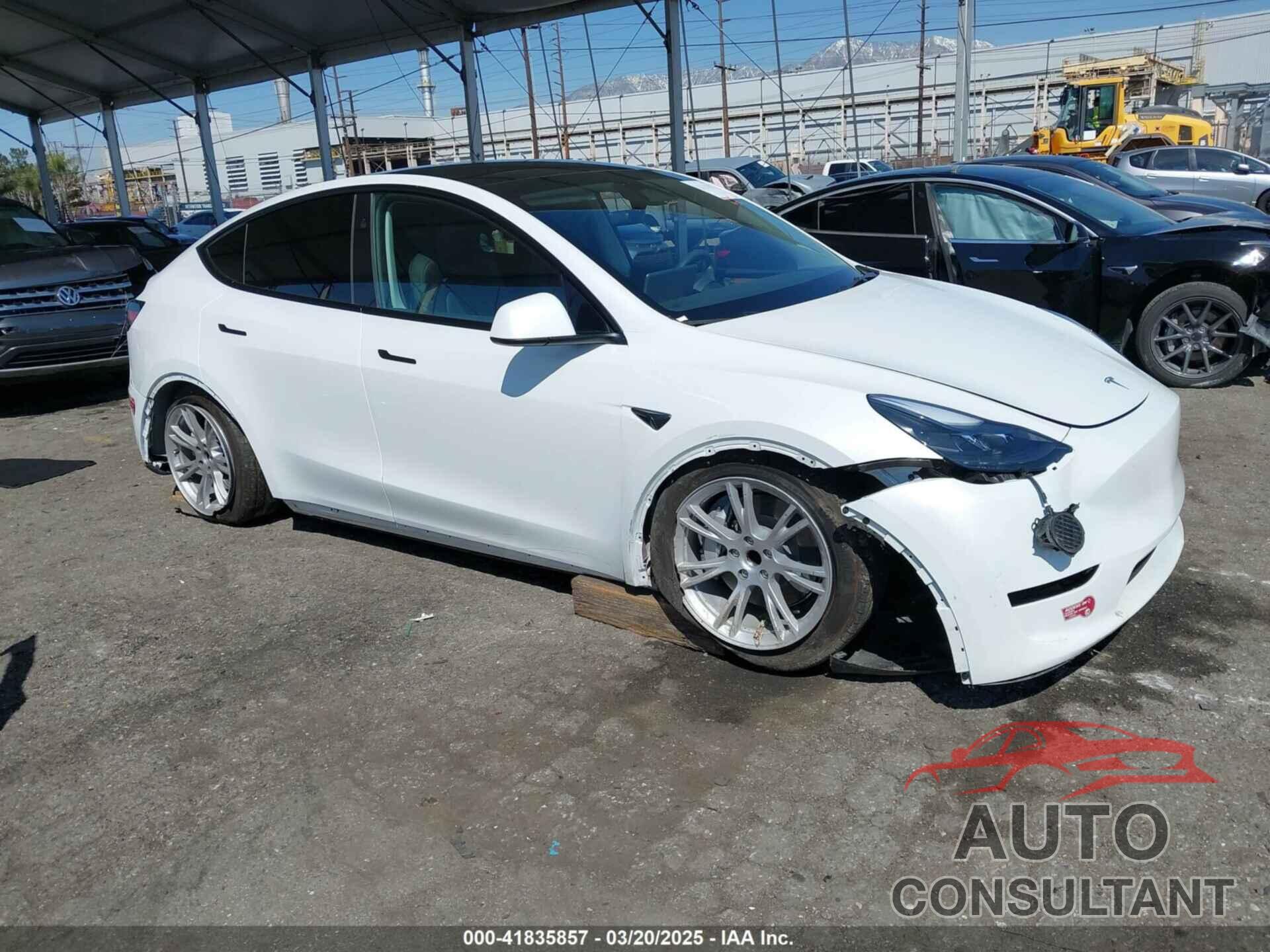 TESLA MODEL Y 2023 - 7SAYGDED3PF977004