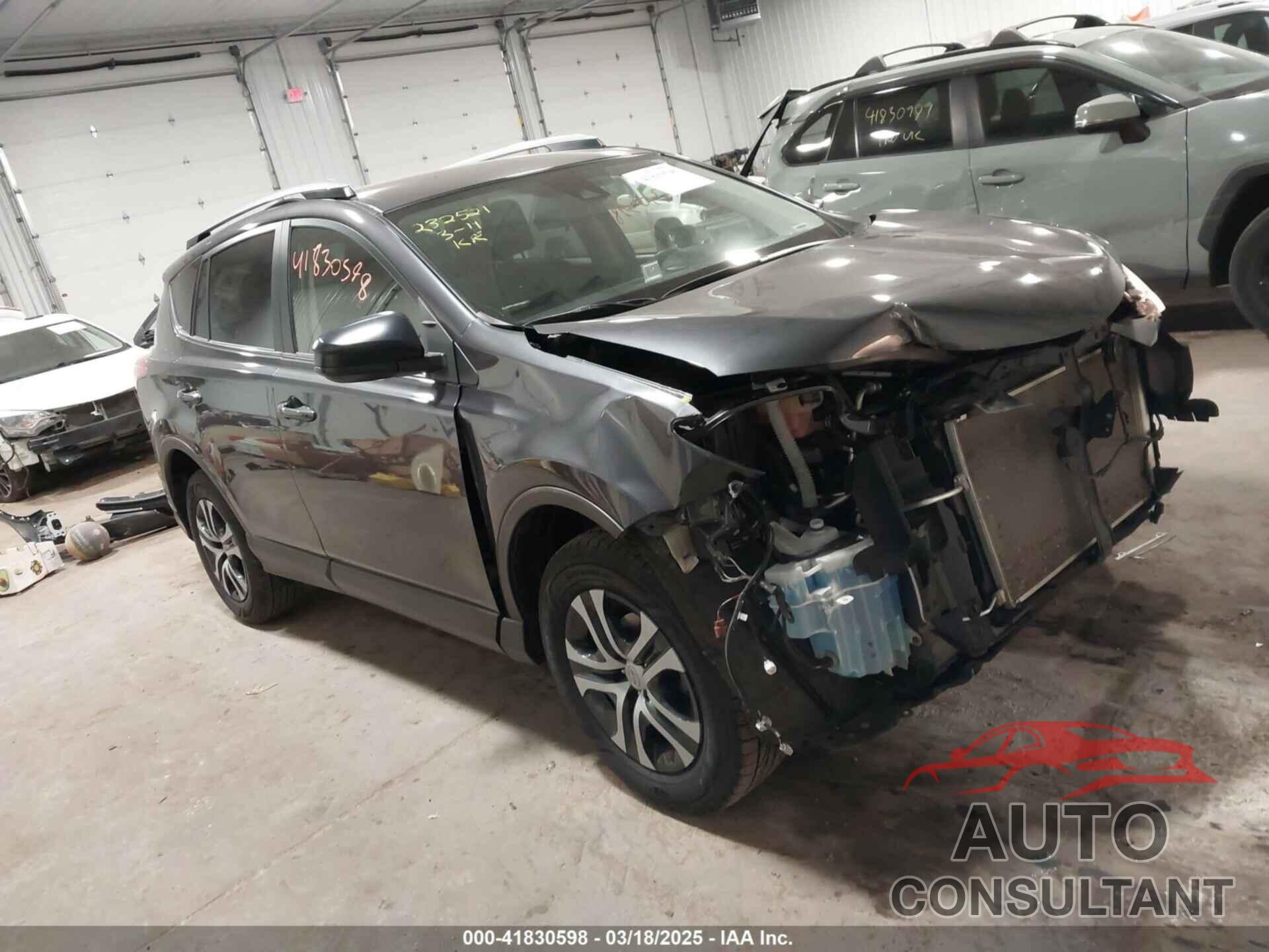 TOYOTA RAV4 2018 - JTMBFREV8JJ243177