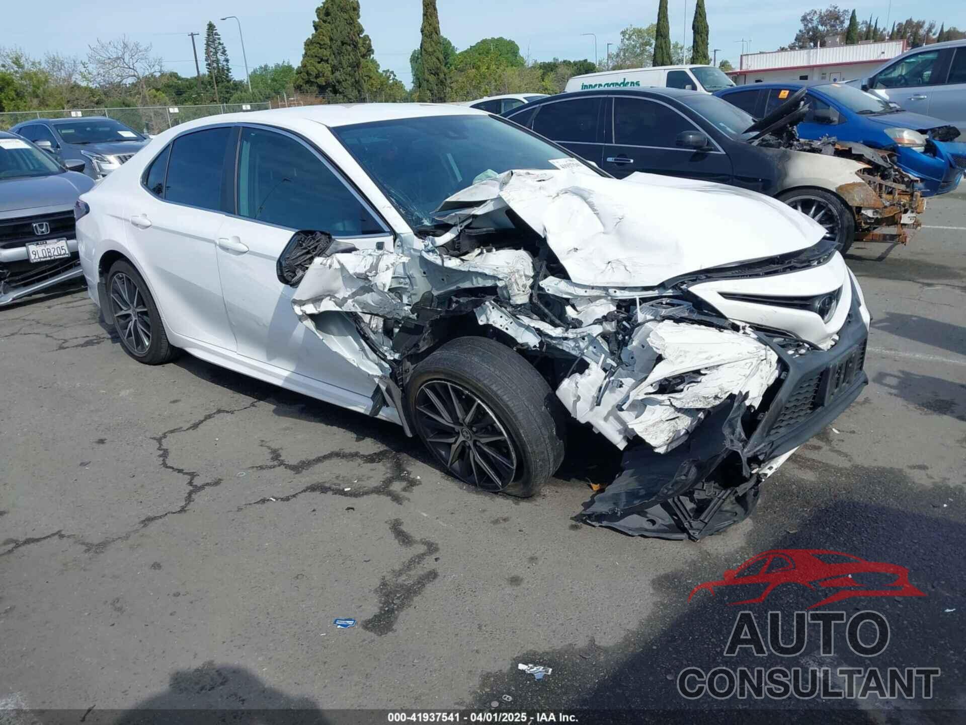 TOYOTA CAMRY 2022 - 4T1G11AKXNU070473