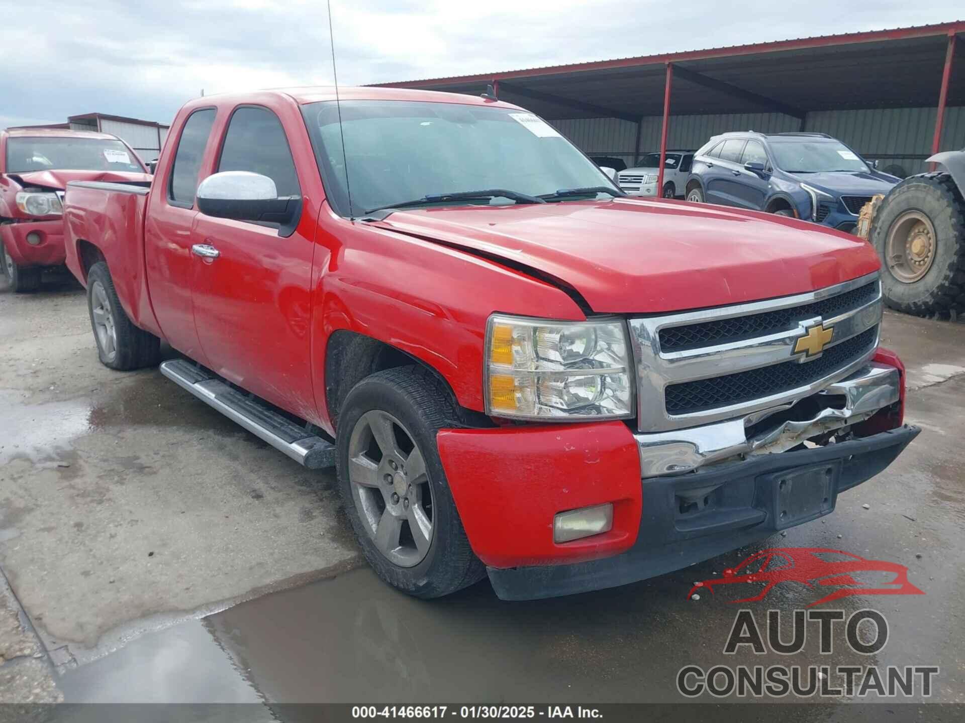 CHEVROLET SILVERADO 1500 2011 - 1GCRCSE03BZ180964