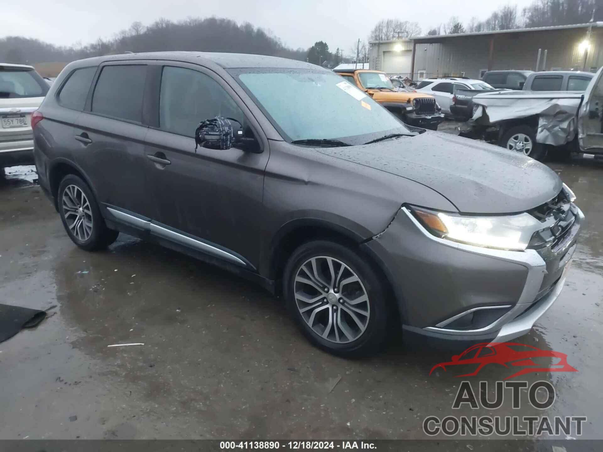 MITSUBISHI OUTLANDER 2018 - JA4AZ3A33JZ070992