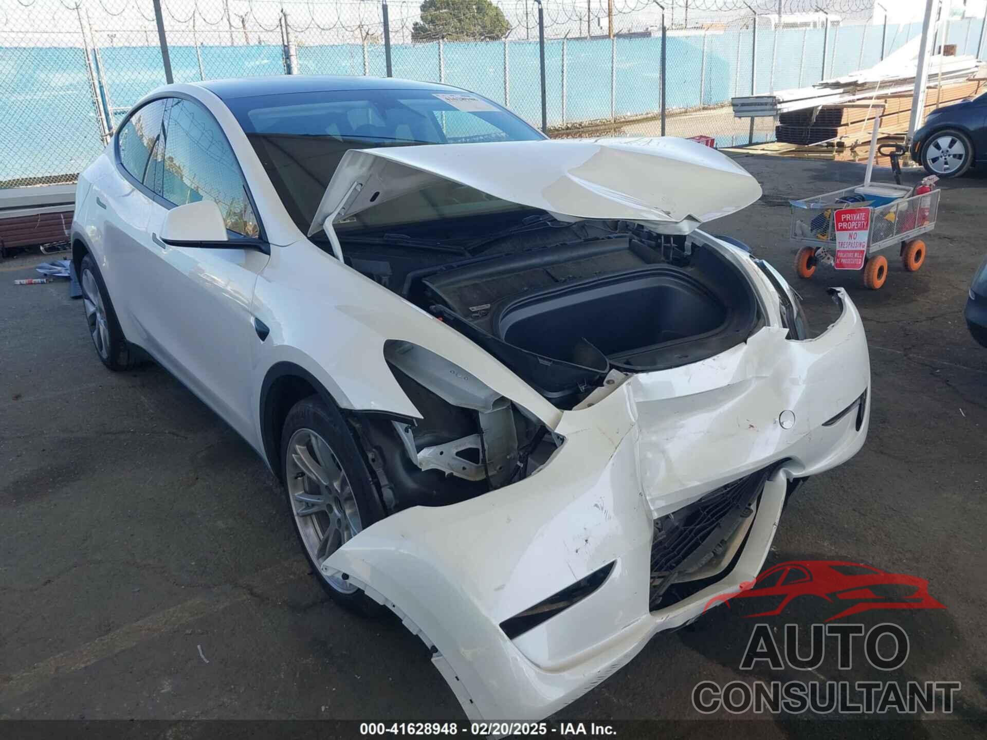 TESLA MODEL Y 2024 - 7SAYGDEE4RF076039