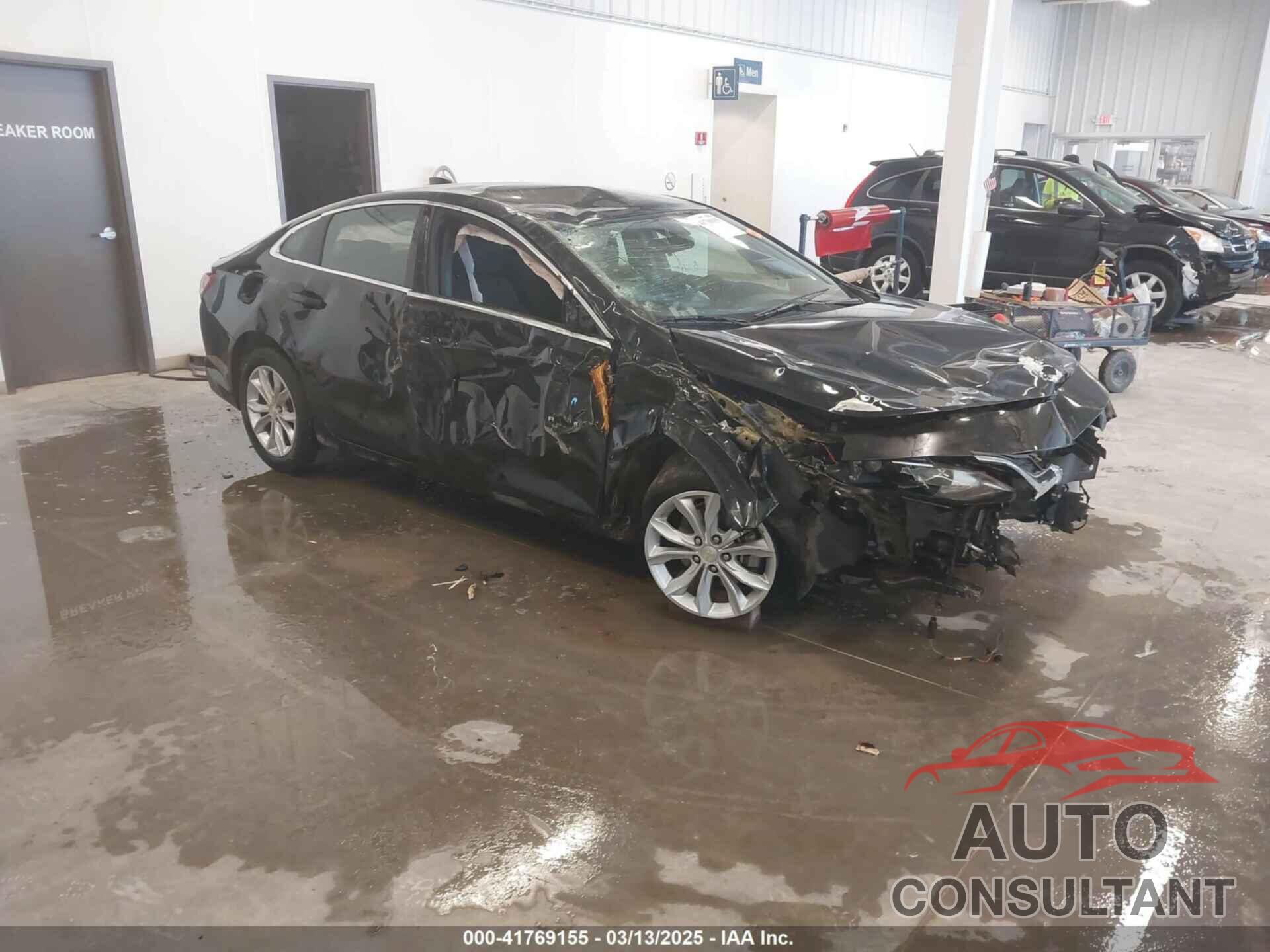 CHEVROLET MALIBU 2019 - 1G1ZD5ST5KF151960