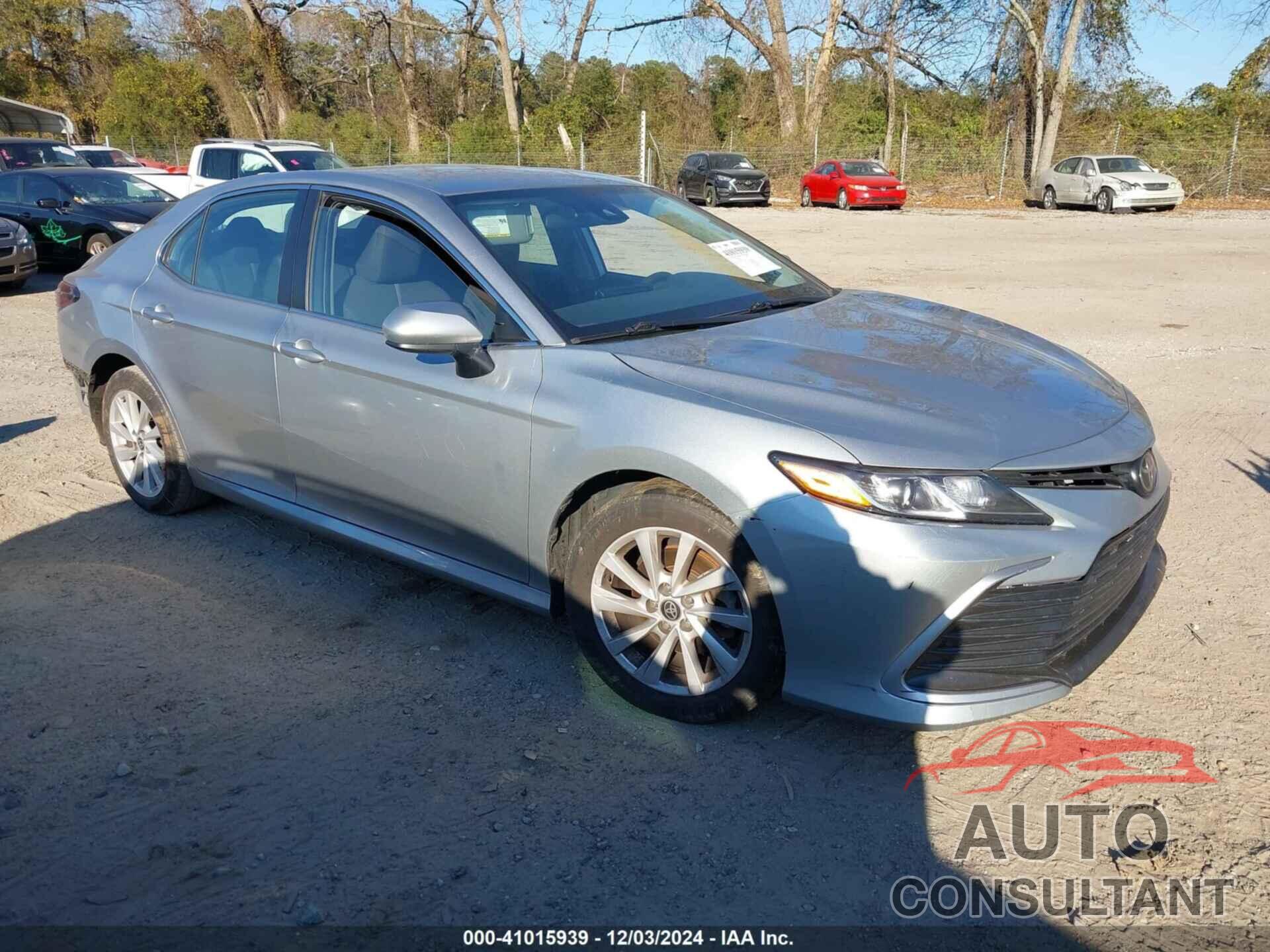 TOYOTA CAMRY 2022 - 4T1C11AK0NU622920