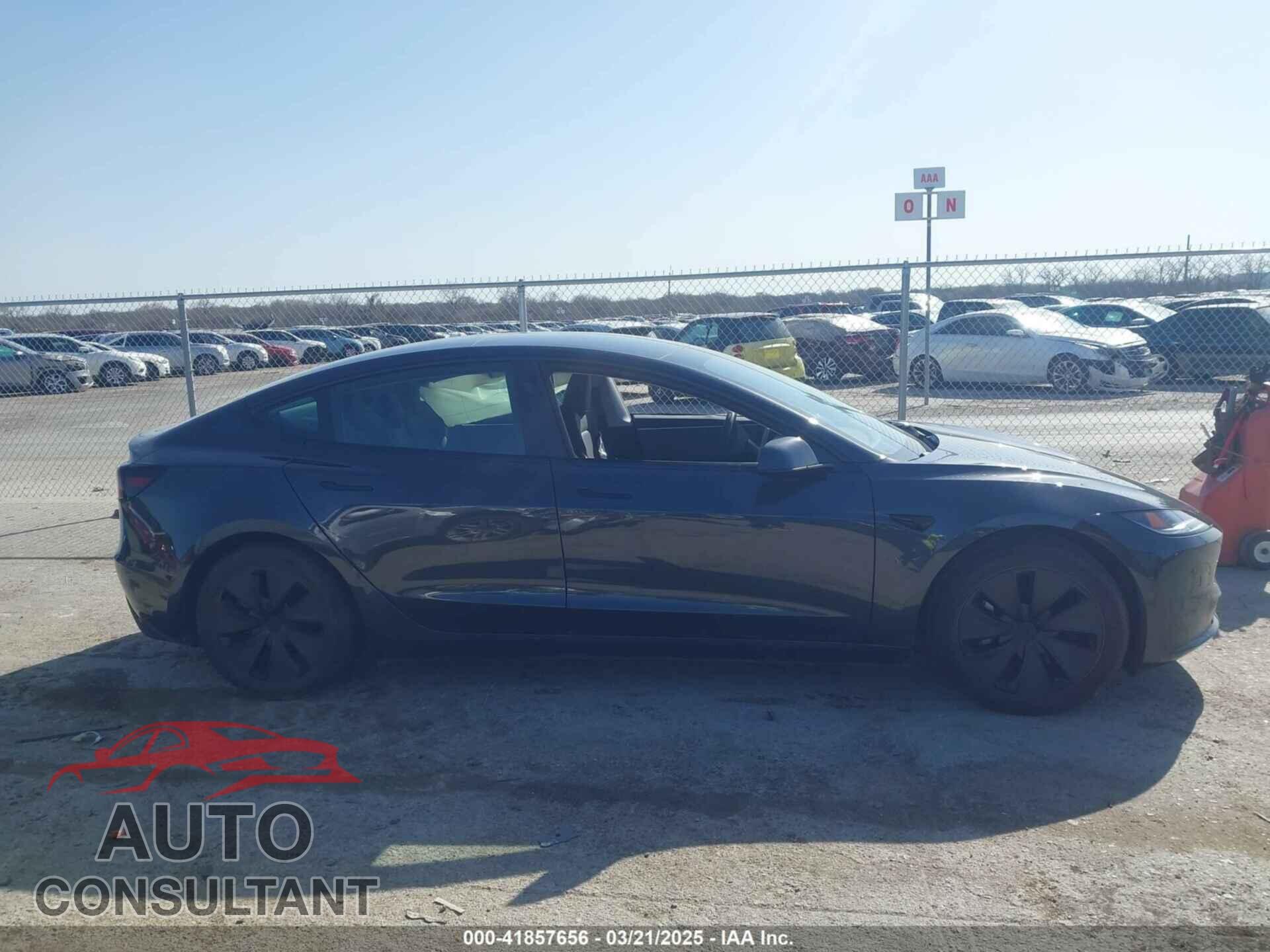 TESLA MODEL 3 2024 - 5YJ3E1EA7RF721467