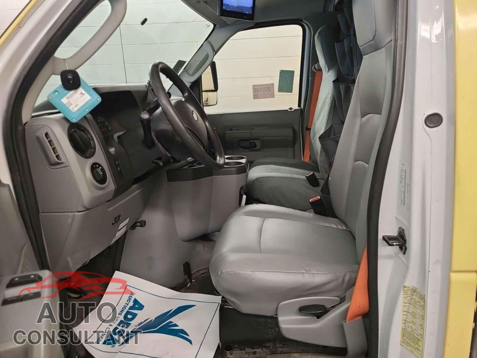 FORD ECONOLINE 2019 - 1FDXE4FS7KDC19352
