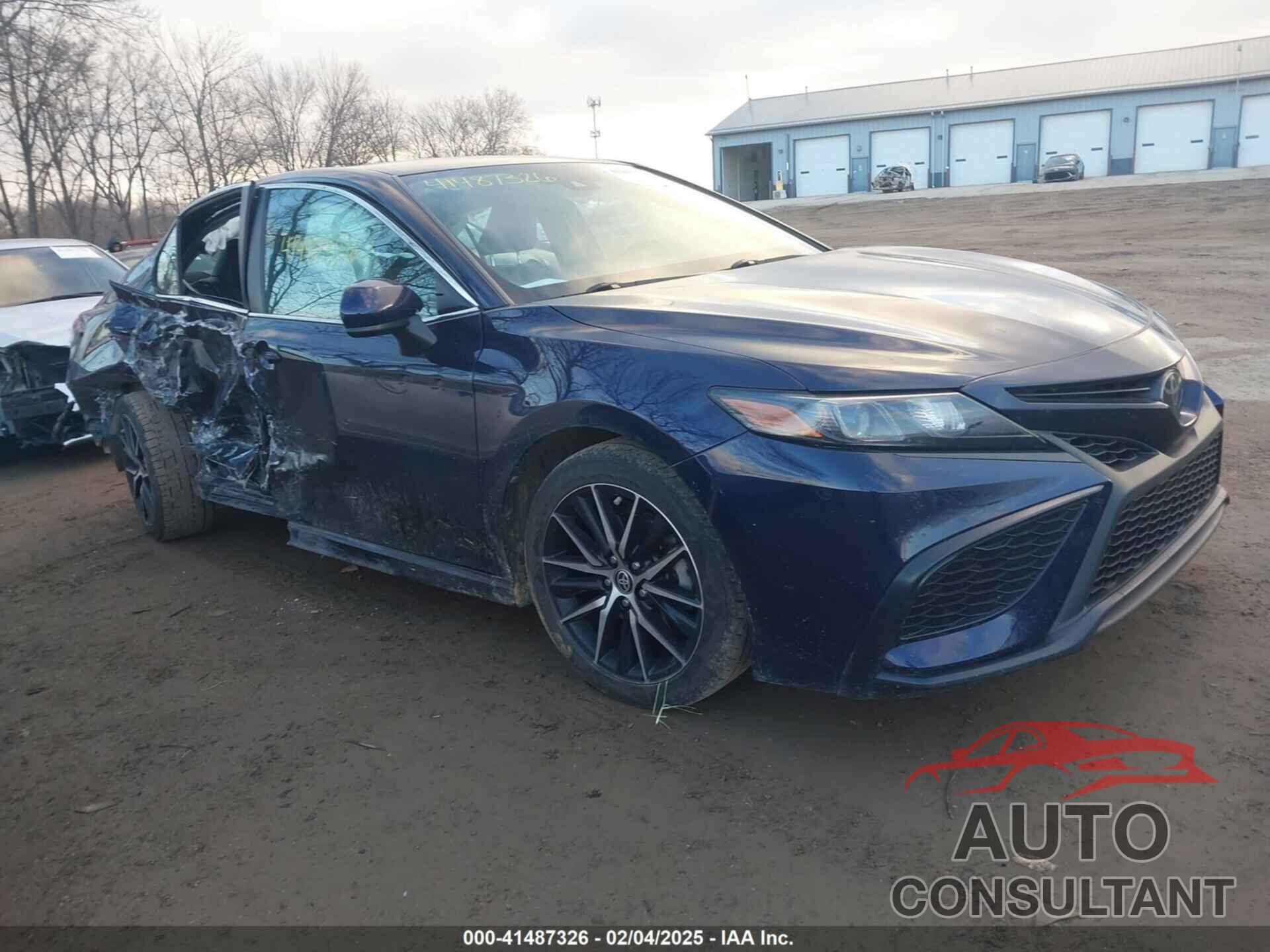 TOYOTA CAMRY 2021 - 4T1G11AK4MU483214