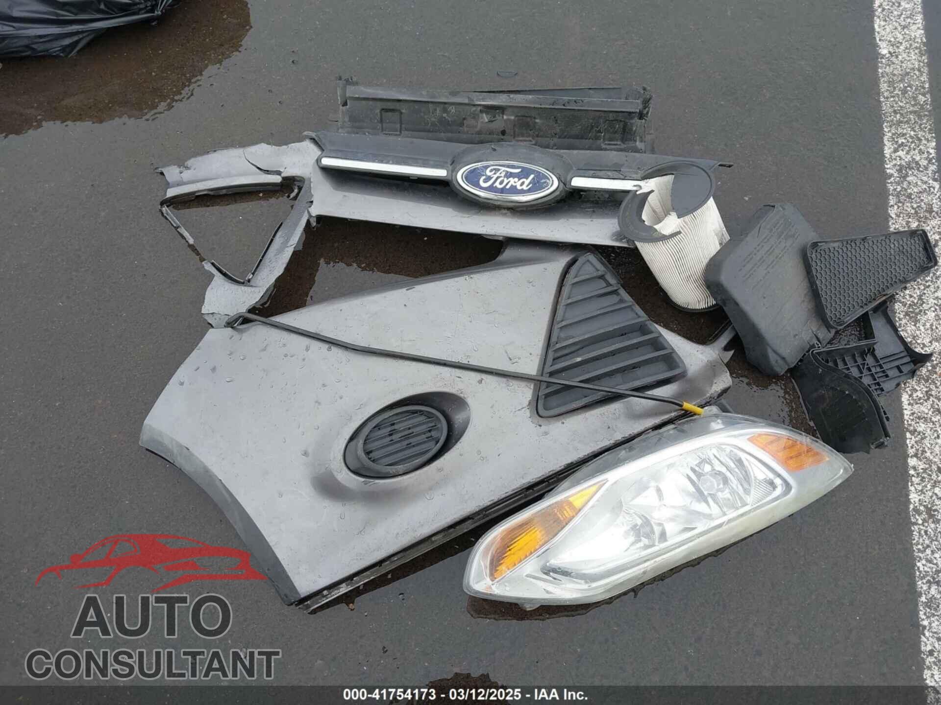 FORD FOCUS 2014 - 1FADP3E24EL211433