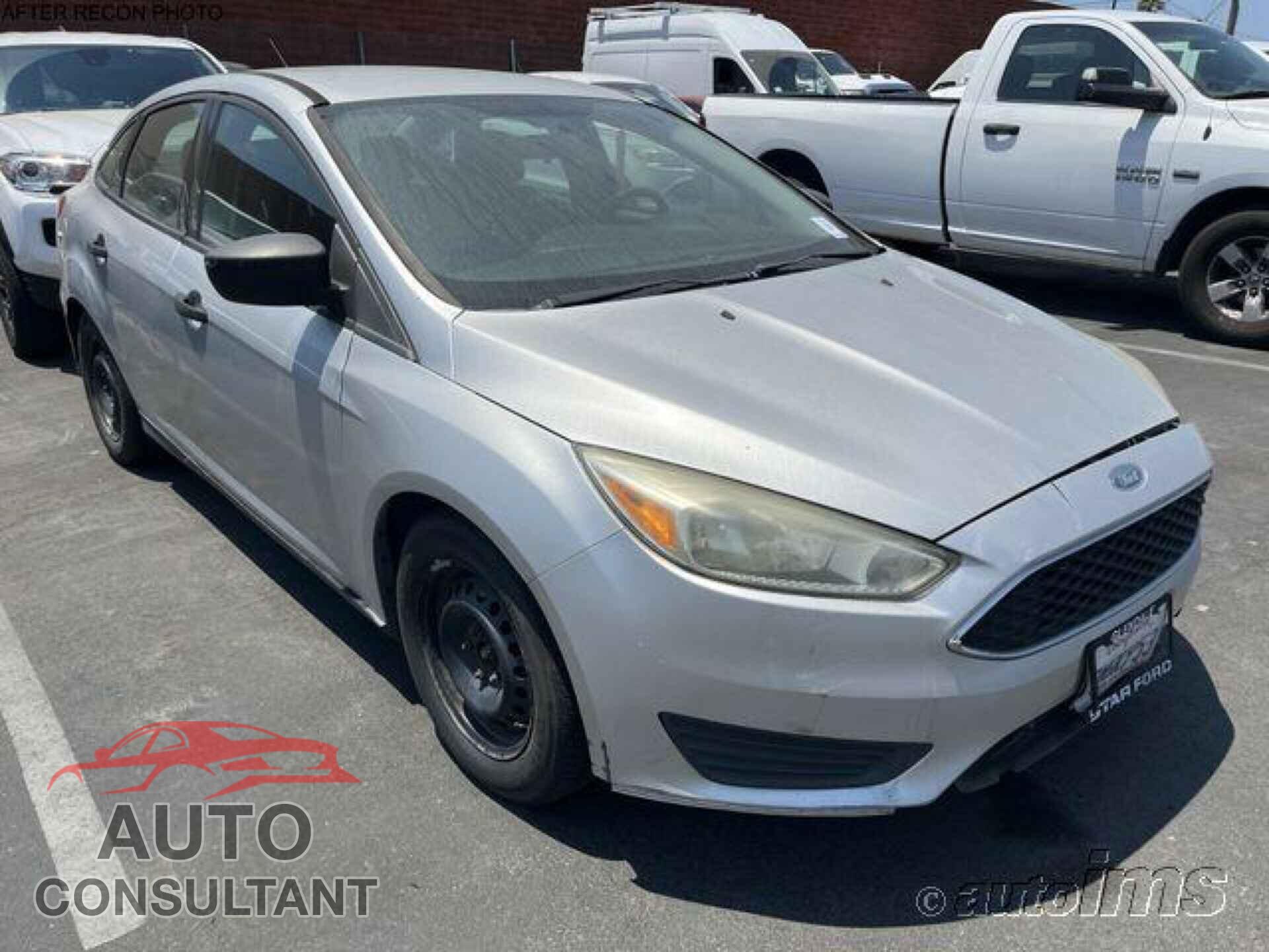 FORD FOCUS 2015 - 1FADP3E22FL296077