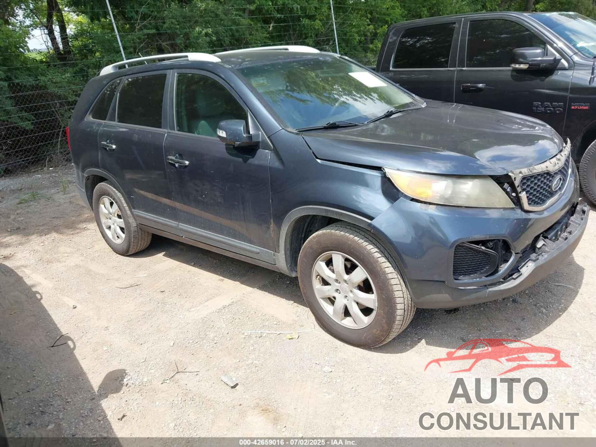 KIA SORENTO 2011 - 5XYKT4A26BG138128