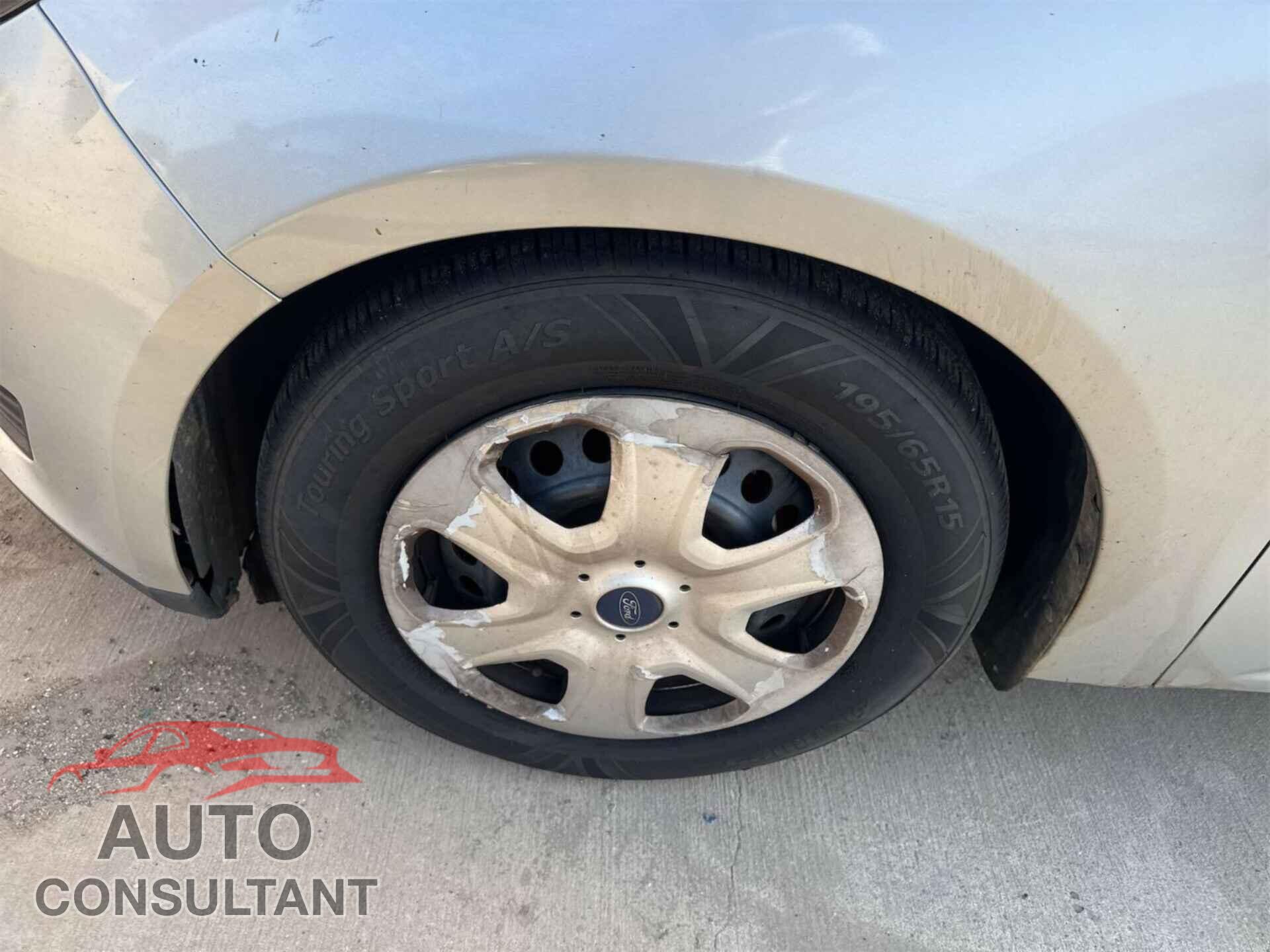 FORD FOCUS 2016 - 1FADP3E21GL366296