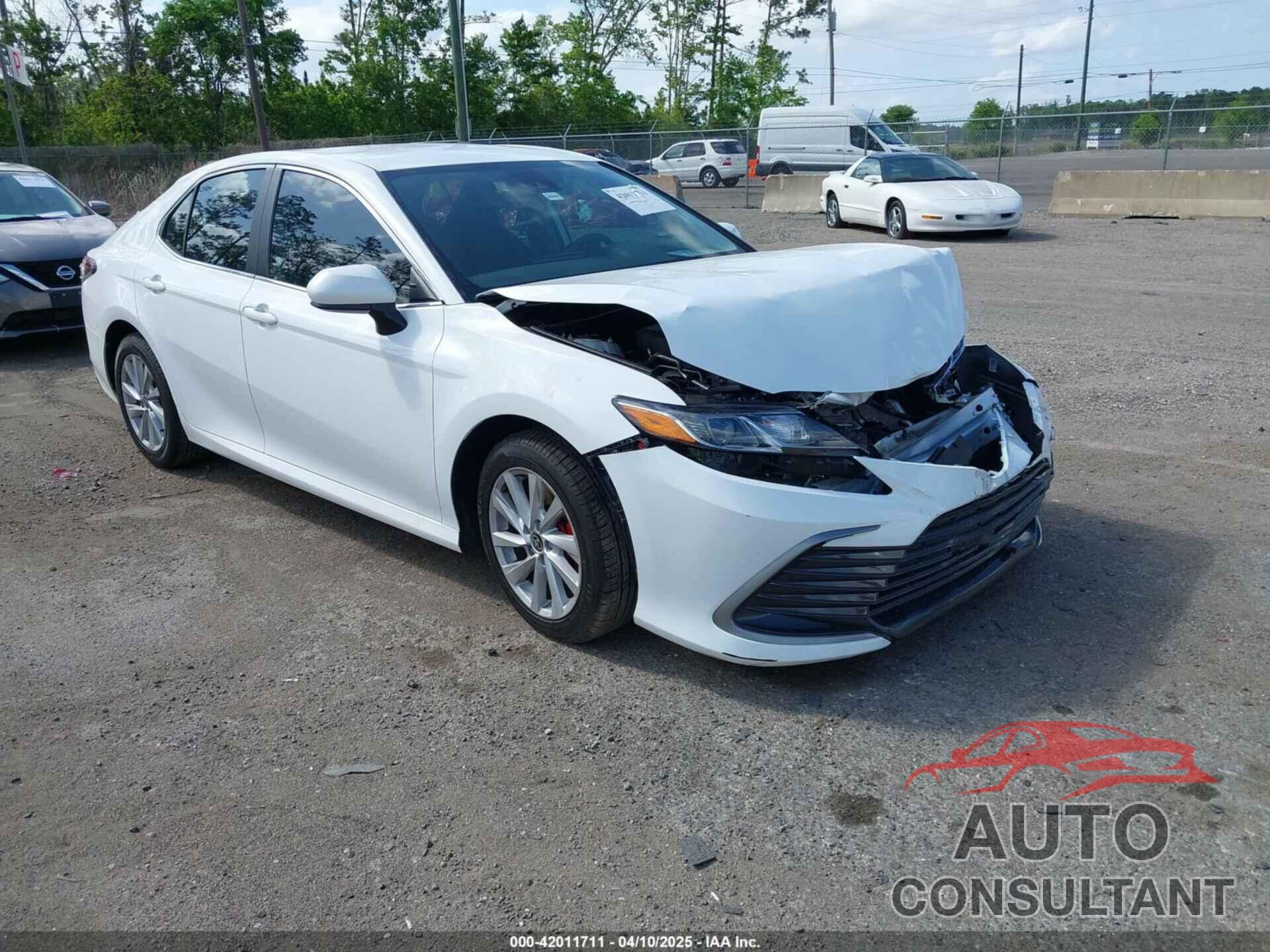 TOYOTA CAMRY 2022 - 4T1C11AK7NU690339