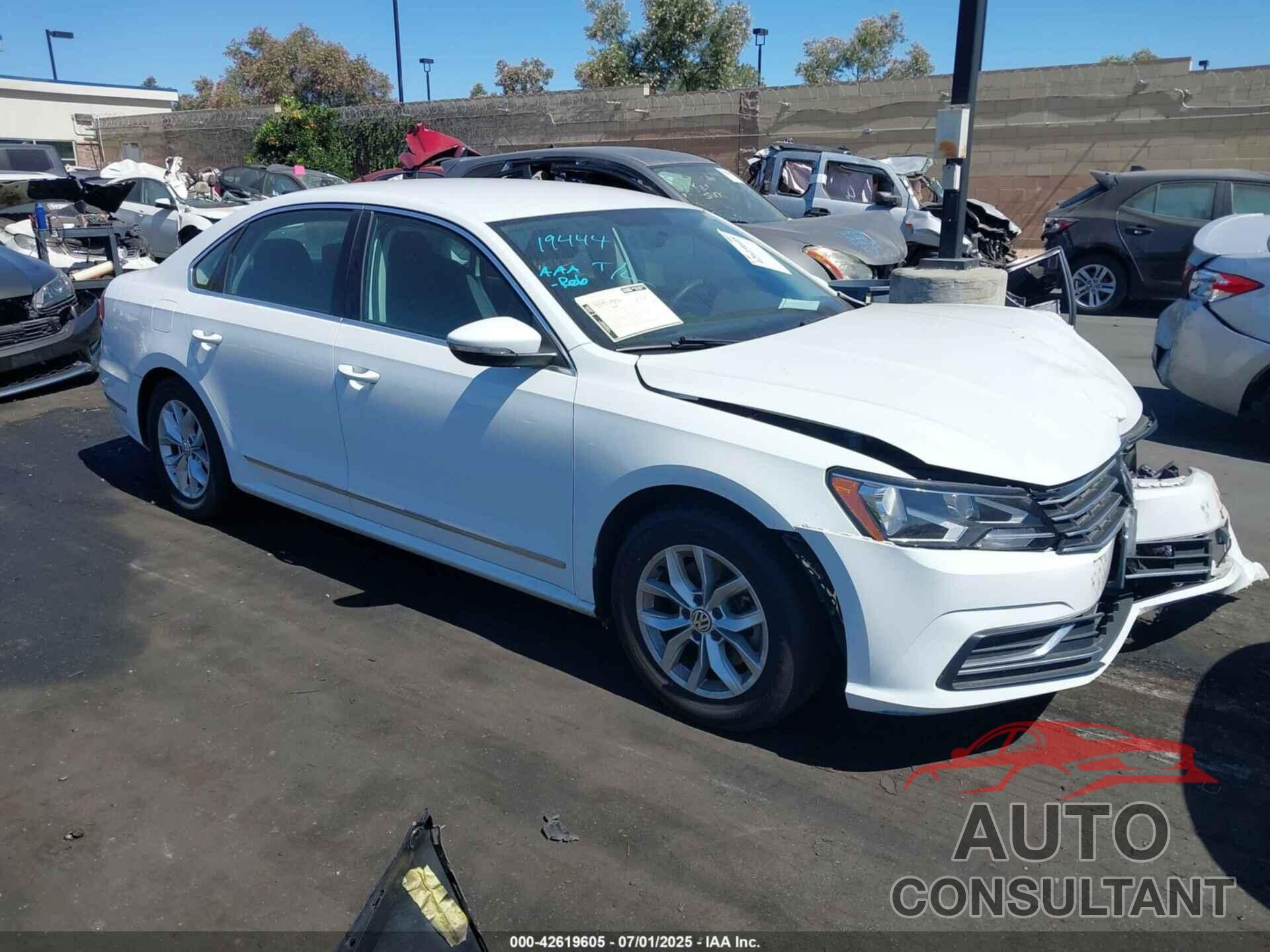 VOLKSWAGEN PASSAT 2017 - 1VWAT7A39HC085957