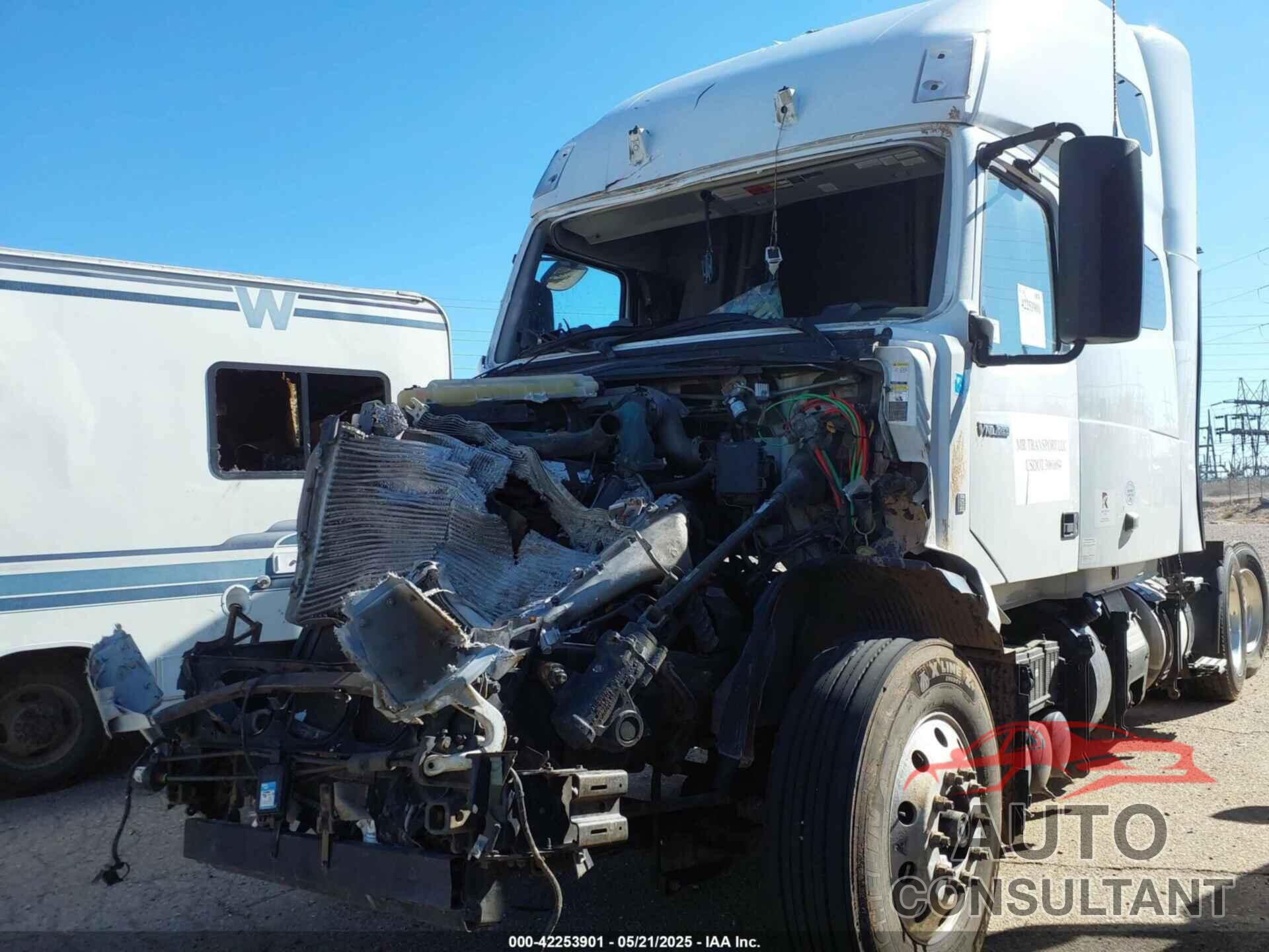 VOLVO VNL 2020 - 4V4NC9EH6LN221341