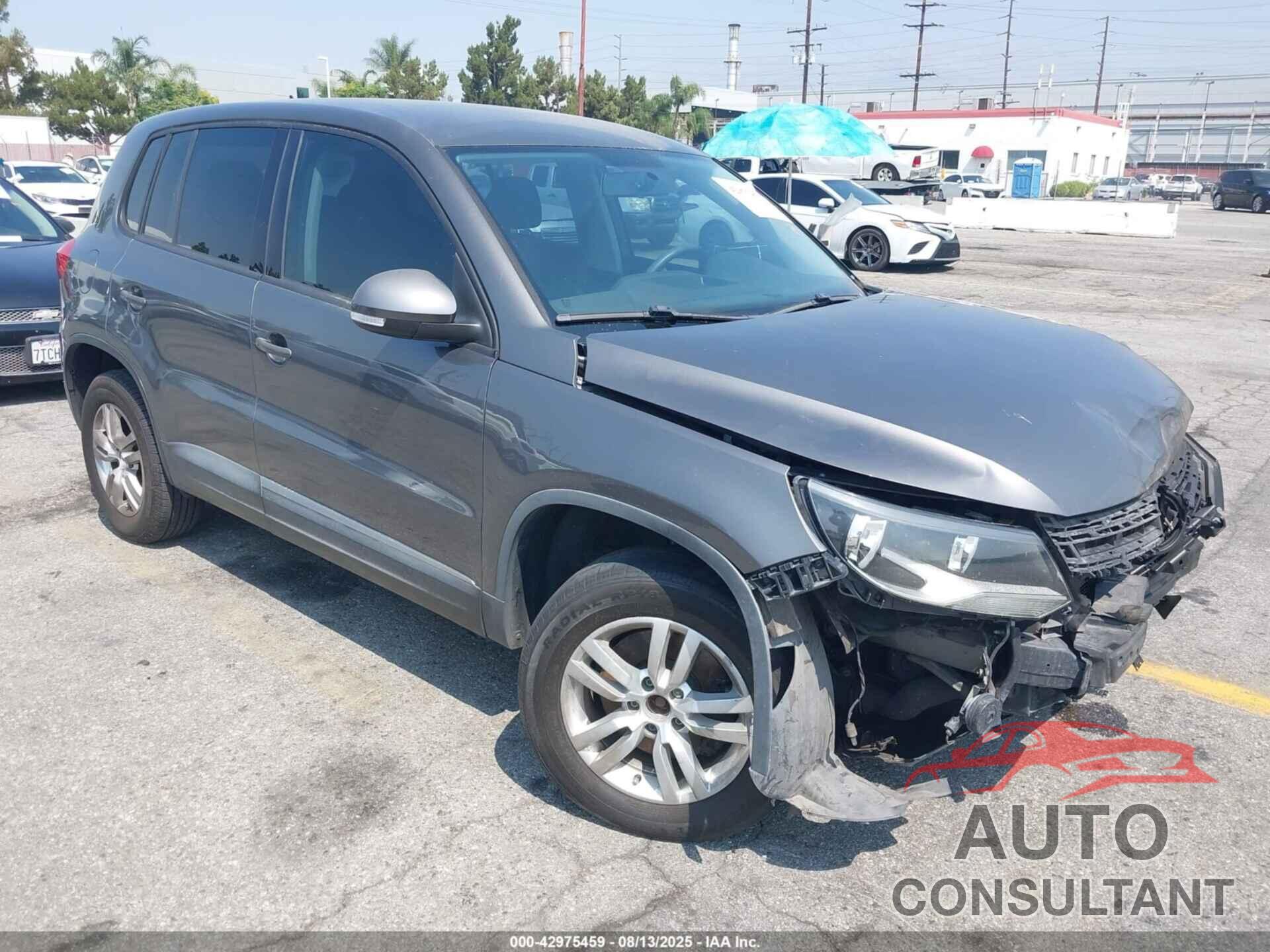 VOLKSWAGEN TIGUAN 2012 - WVGAV7AX2CW004073