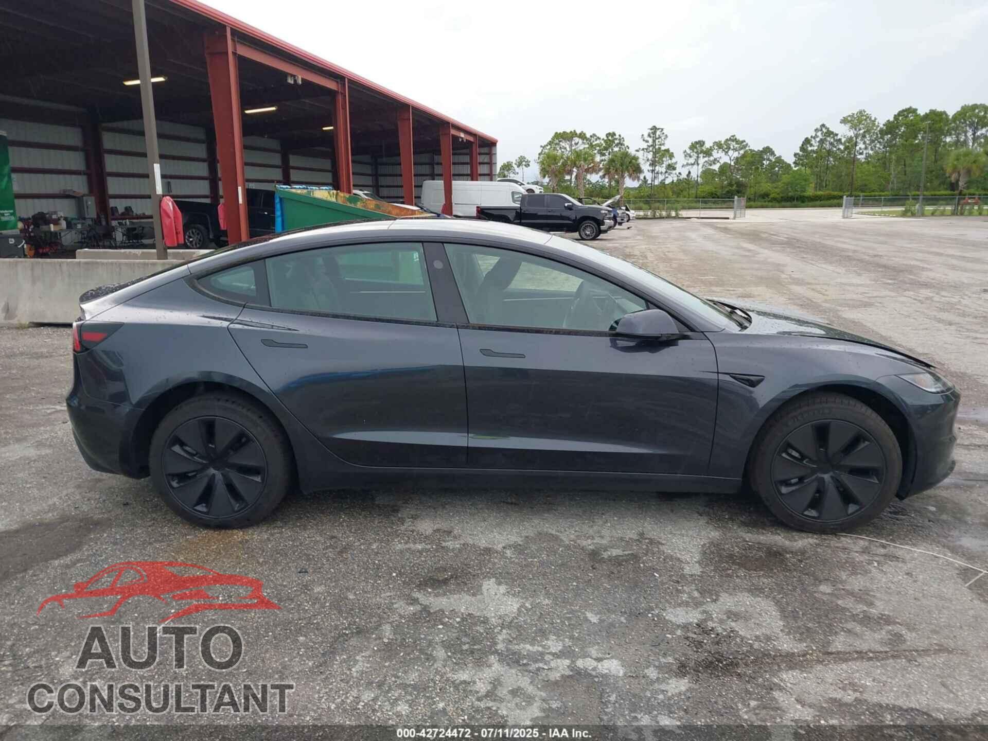 TESLA MODEL 3 2025 - 5YJ3E1EA8SF972889
