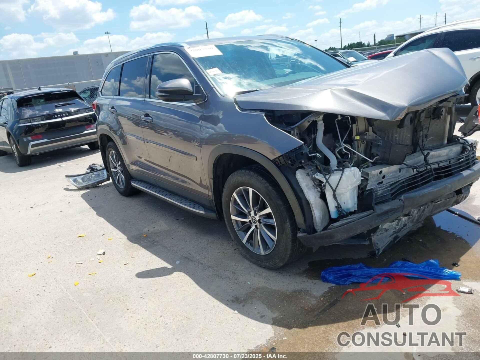 TOYOTA HIGHLANDER 2019 - 5TDJZRFH6KS614711