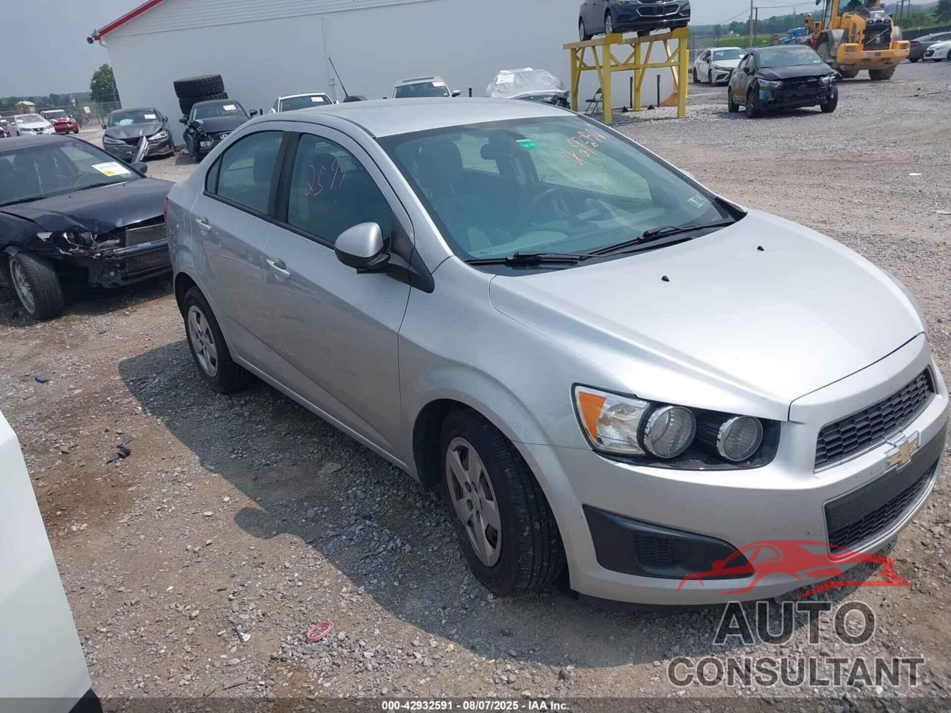 CHEVROLET SONIC 2016 - 1G1JA5SG2G4175032