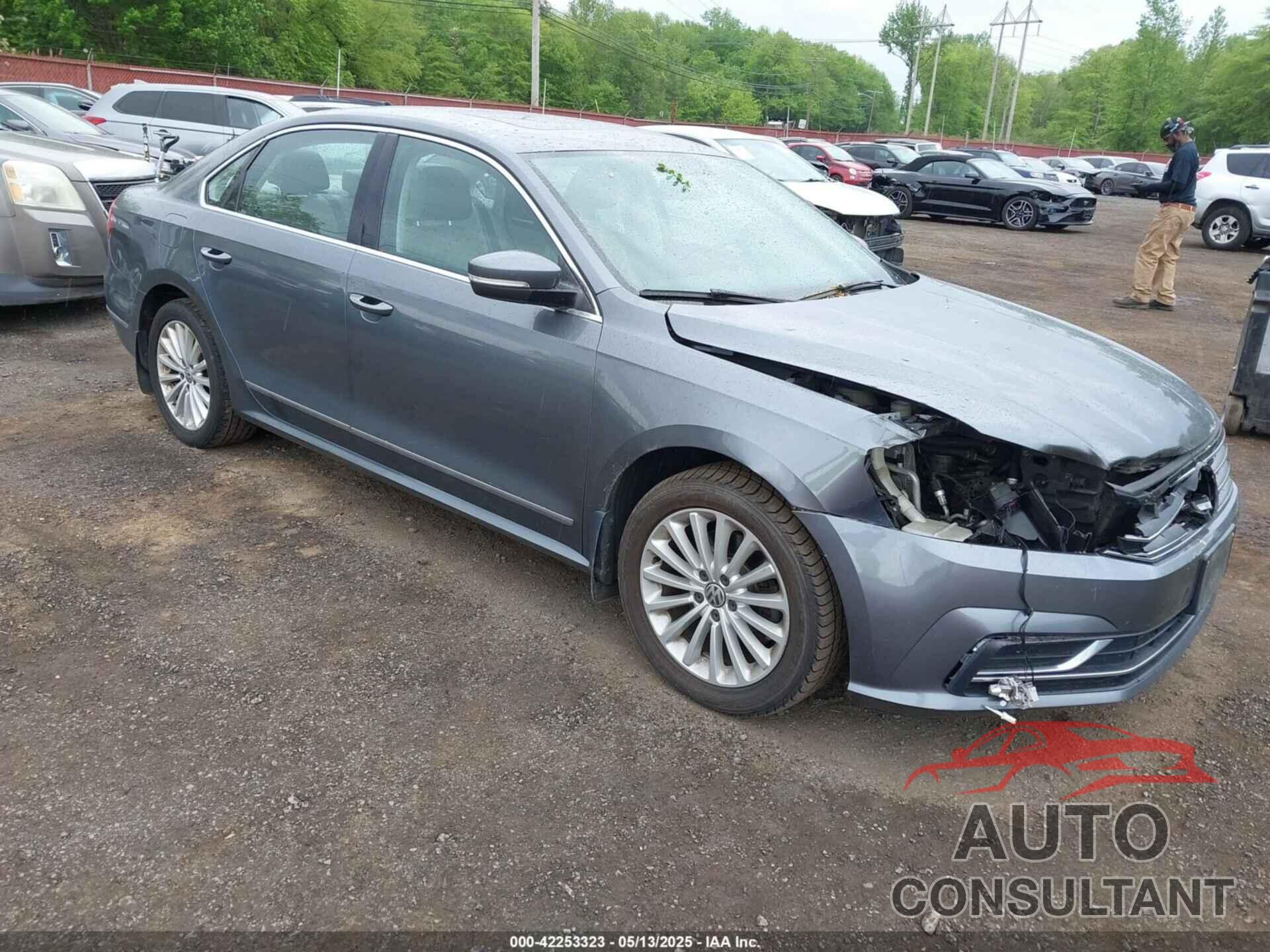 VOLKSWAGEN PASSAT 2016 - 1VWBT7A37GC017935