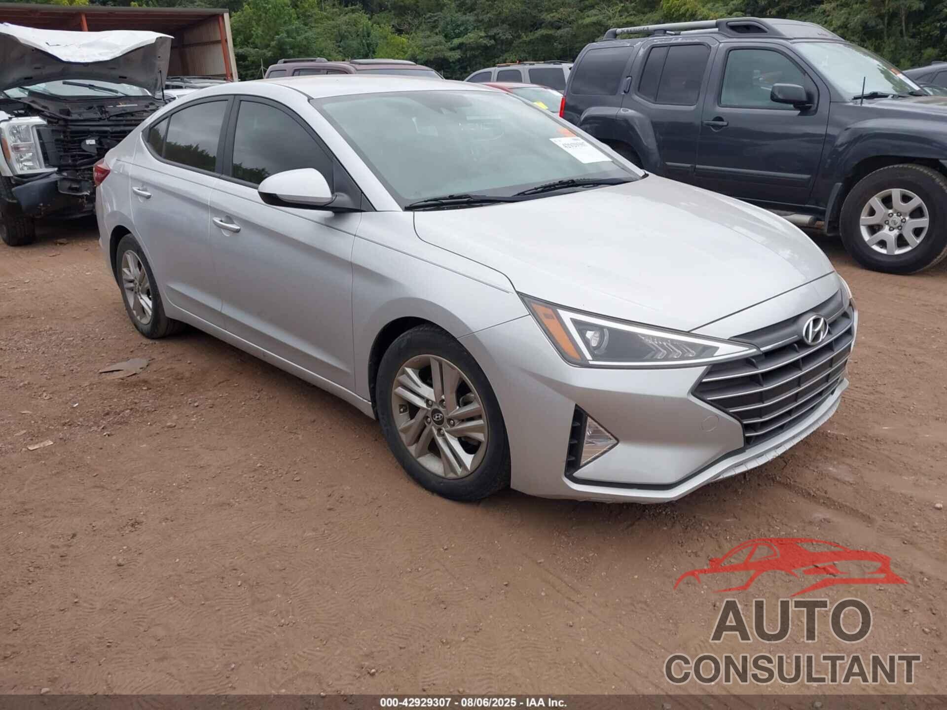 HYUNDAI ELANTRA 2019 - KMHD84LFXKU878883