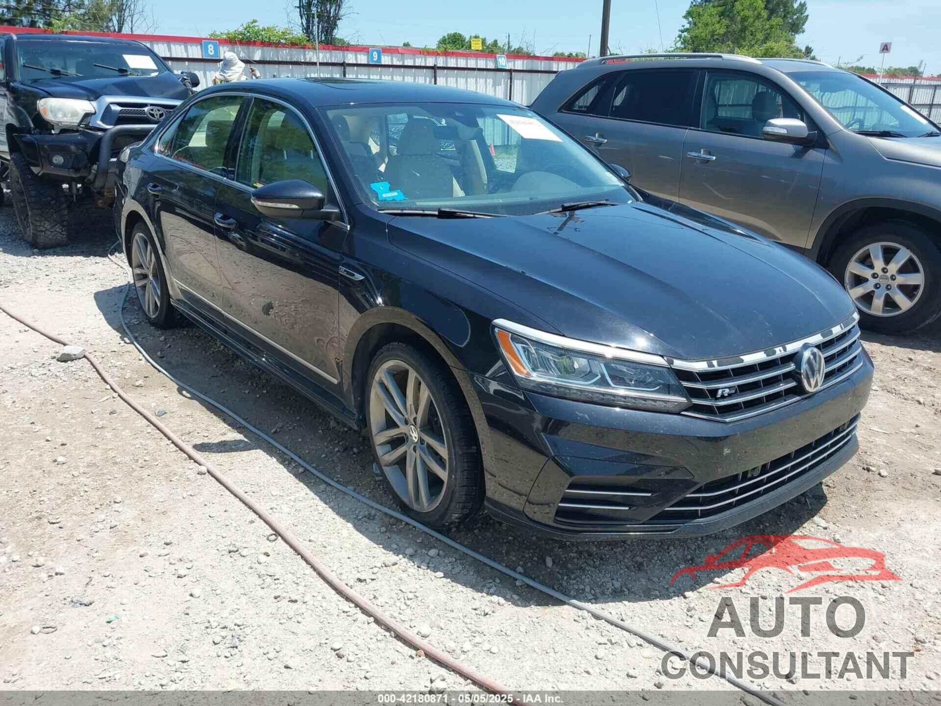 VOLKSWAGEN PASSAT 2019 - 1VWMA7A33KC009628