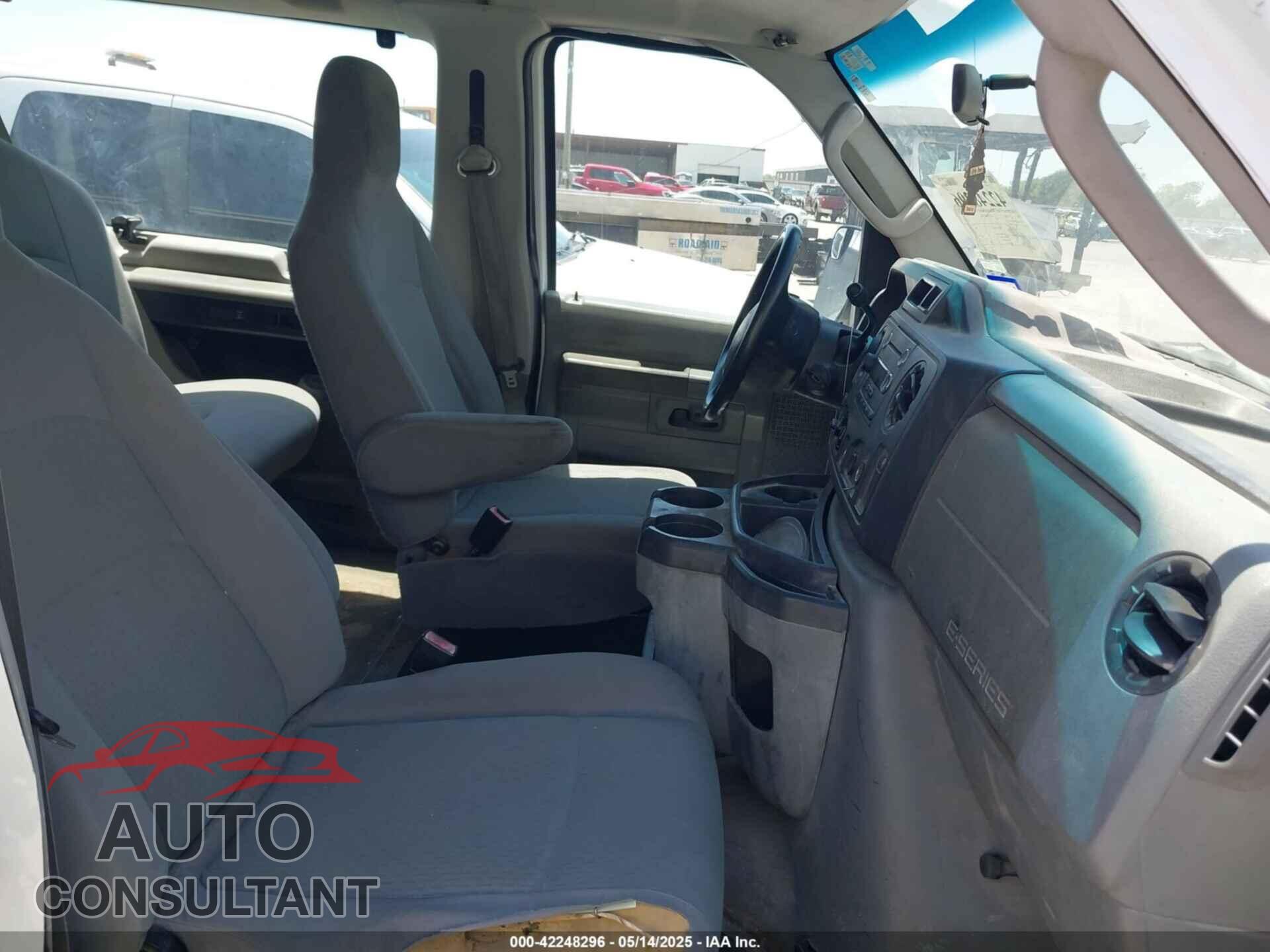 FORD E-350 SUPER DUTY 2011 - 1FBSS3BL9BDA52335