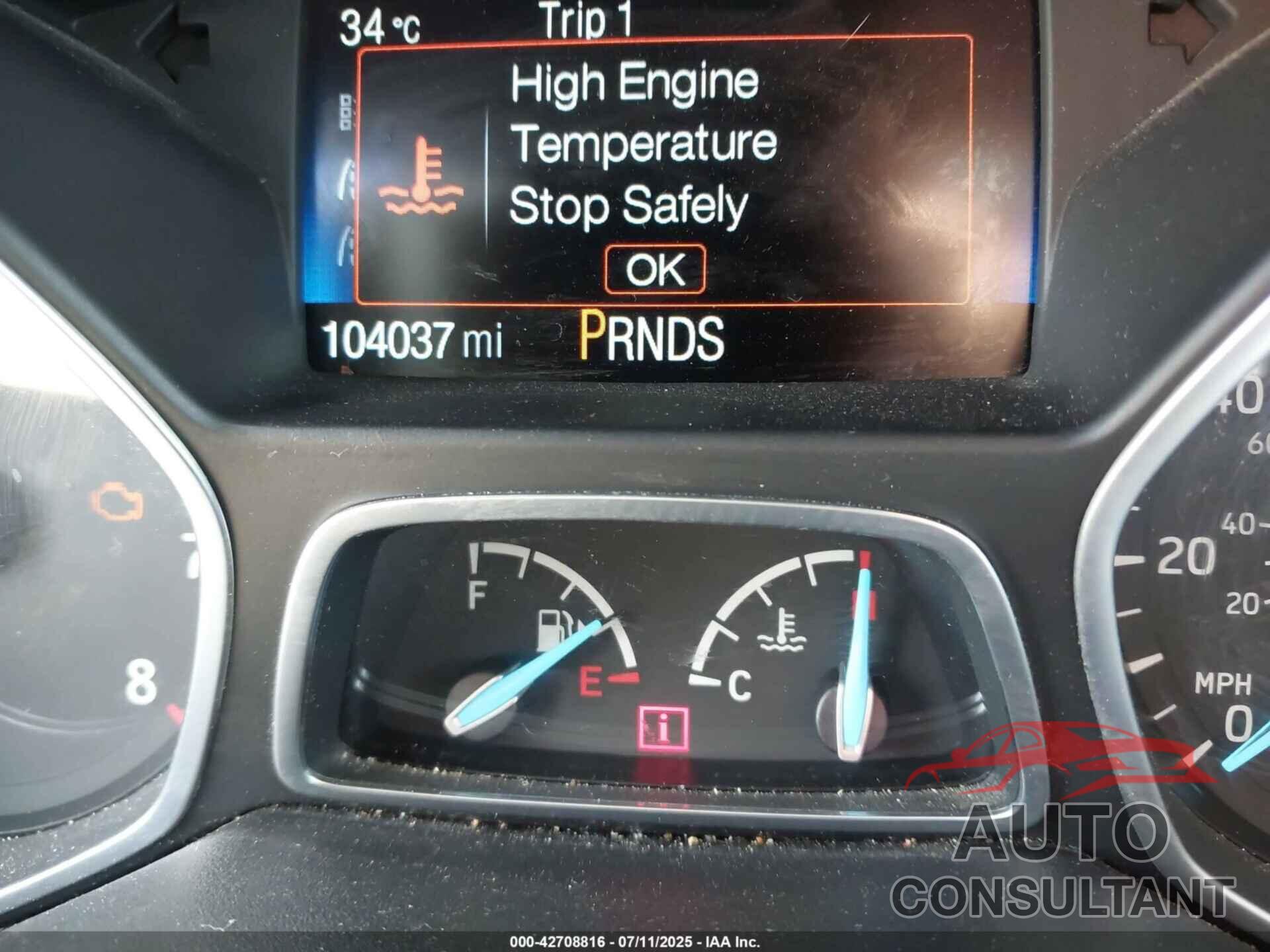 FORD ESCAPE 2017 - 1FMCU0GD8HUC09318