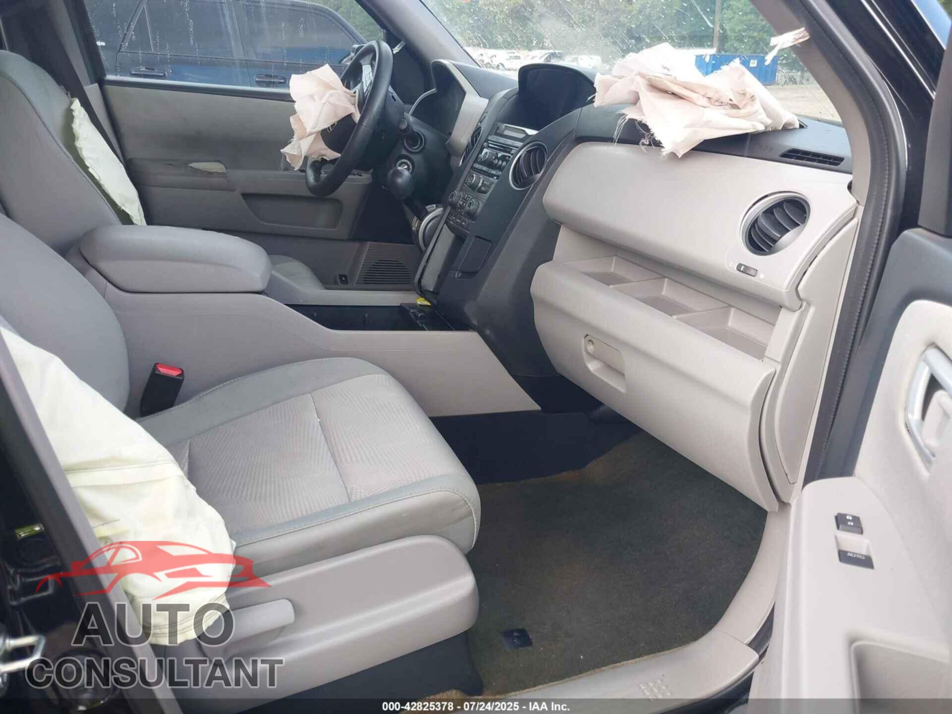 HONDA PILOT 2015 - 5FNYF3H21FB020664