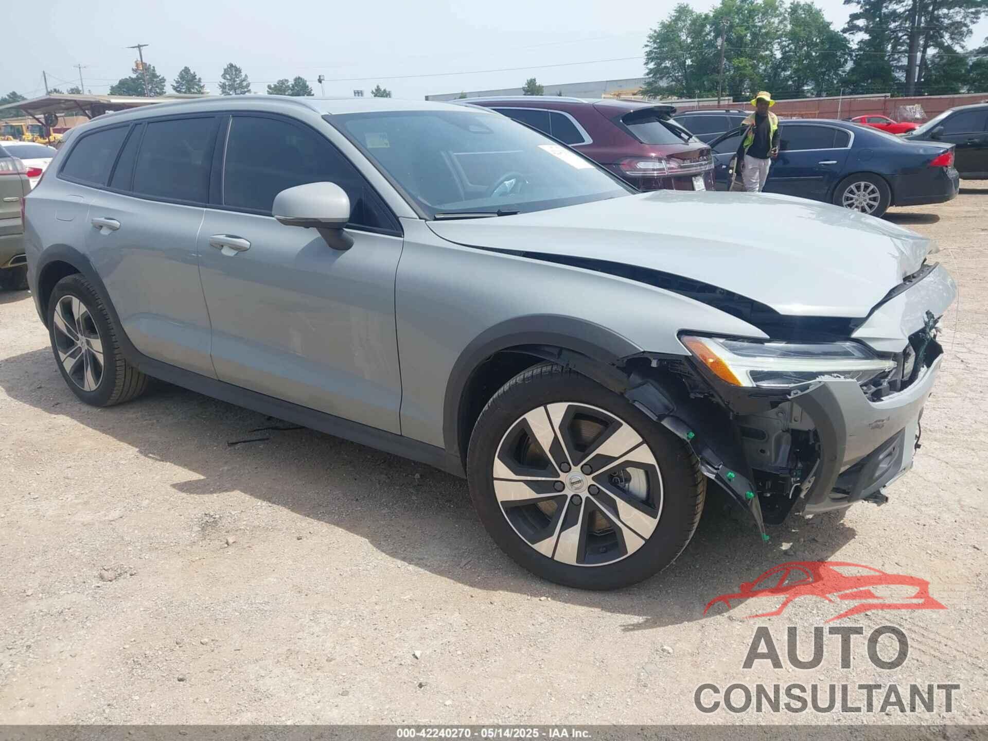 VOLVO V60 CROSS COUNTRY 2025 - YV4L12WKXS2147672