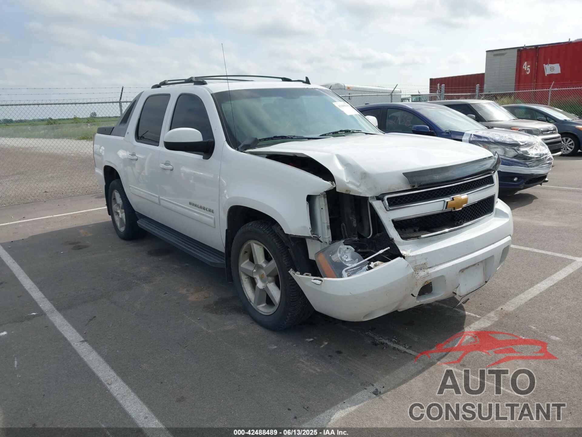 CHEVROLET AVALANCHE 1500 2011 - 3GNTKFE31BG240127