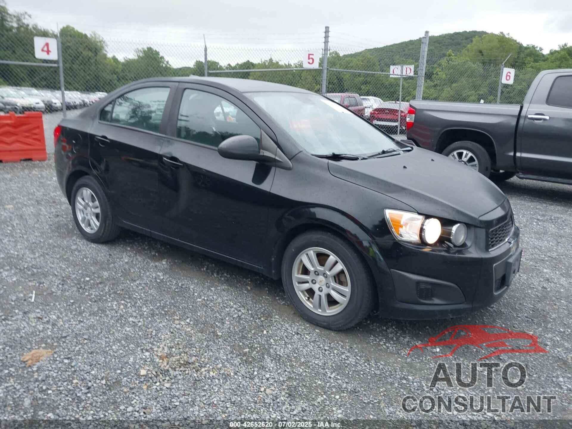 CHEVROLET SONIC 2012 - 1G1JA5SH1C4121076